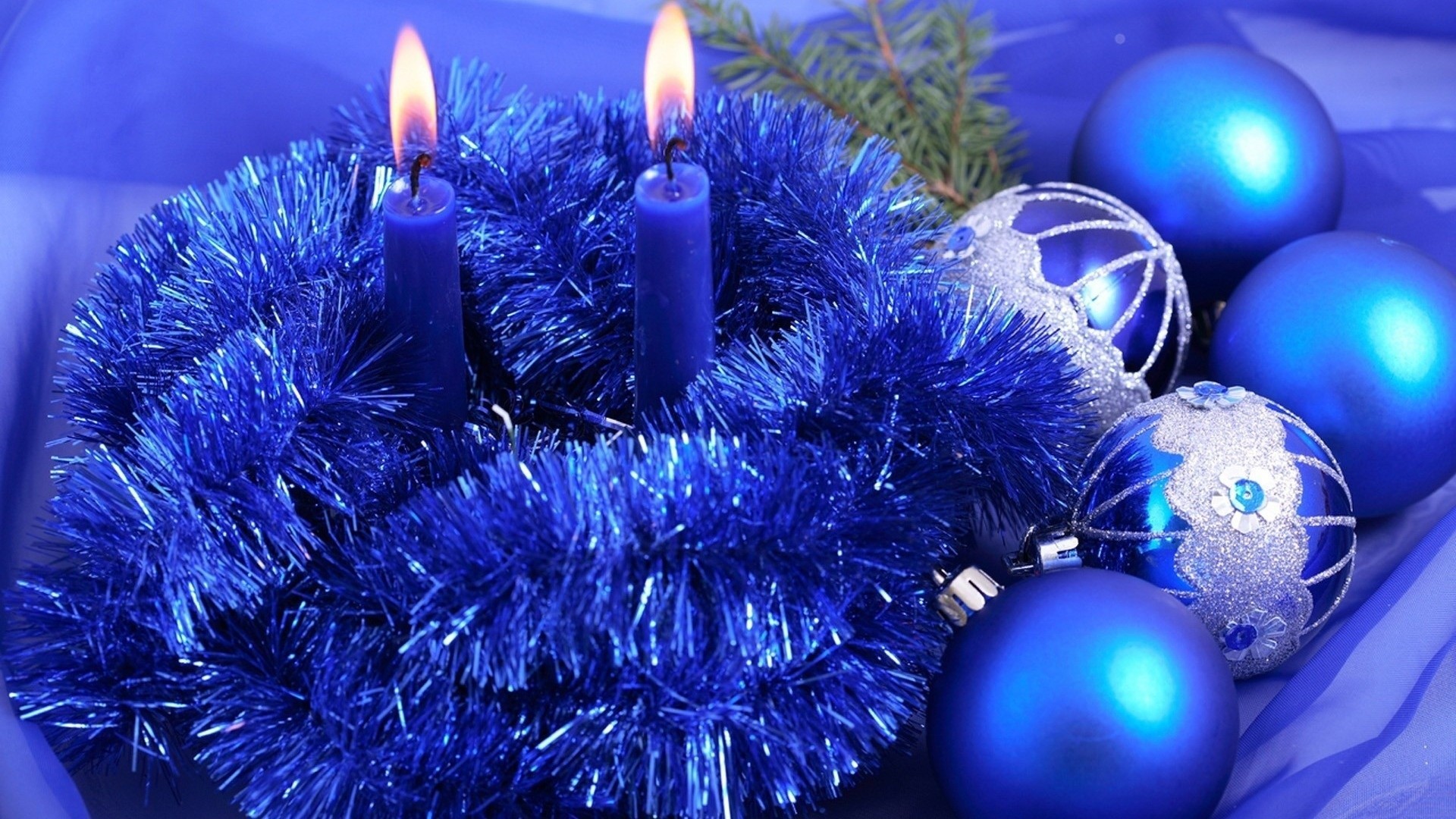 Blue Christmas Candle And Balls Decoration photos of Free Christmas Wallpapers