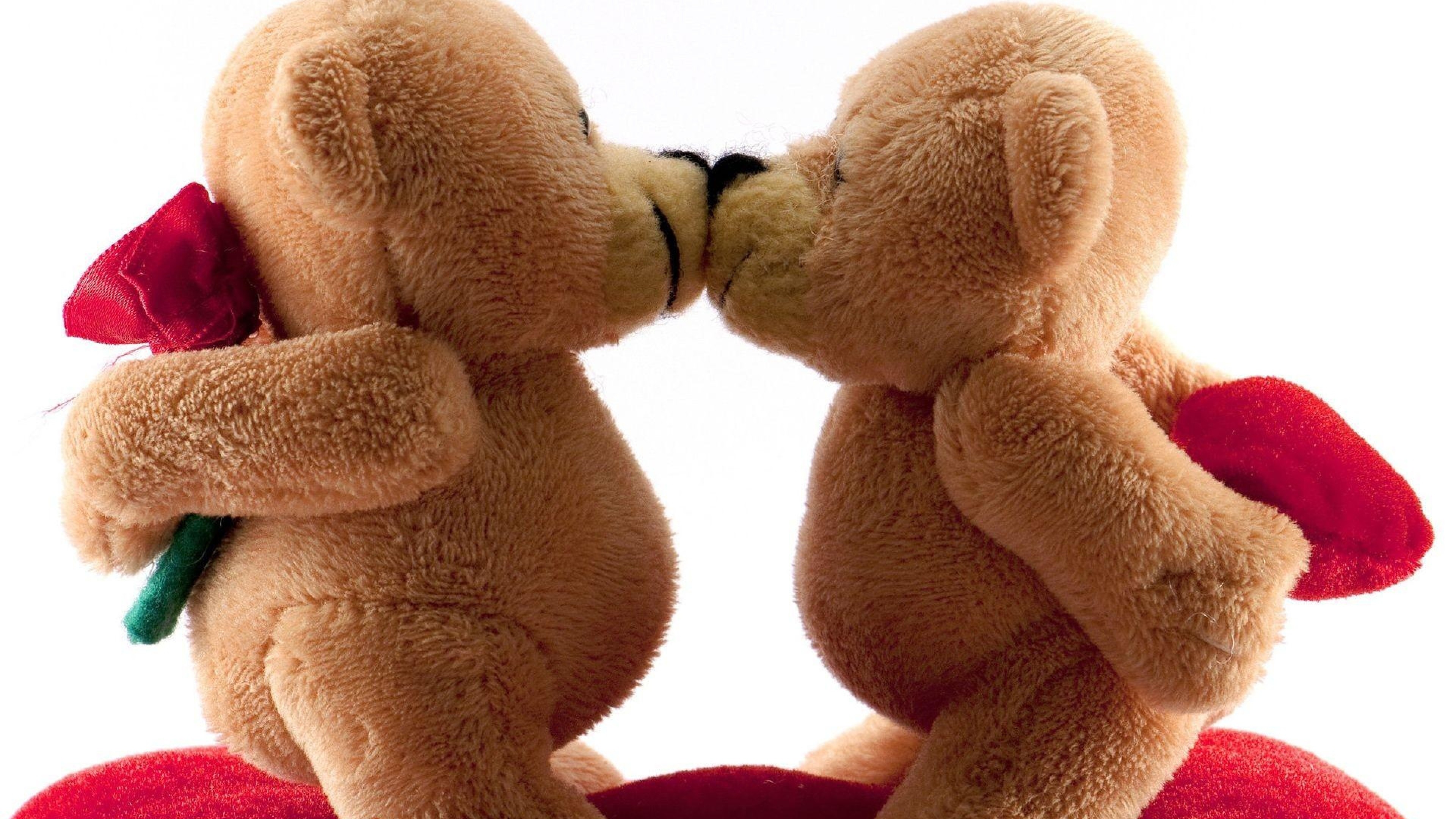Preview wallpaper valentines day, bears, kiss, romance, gifts 3840×2160