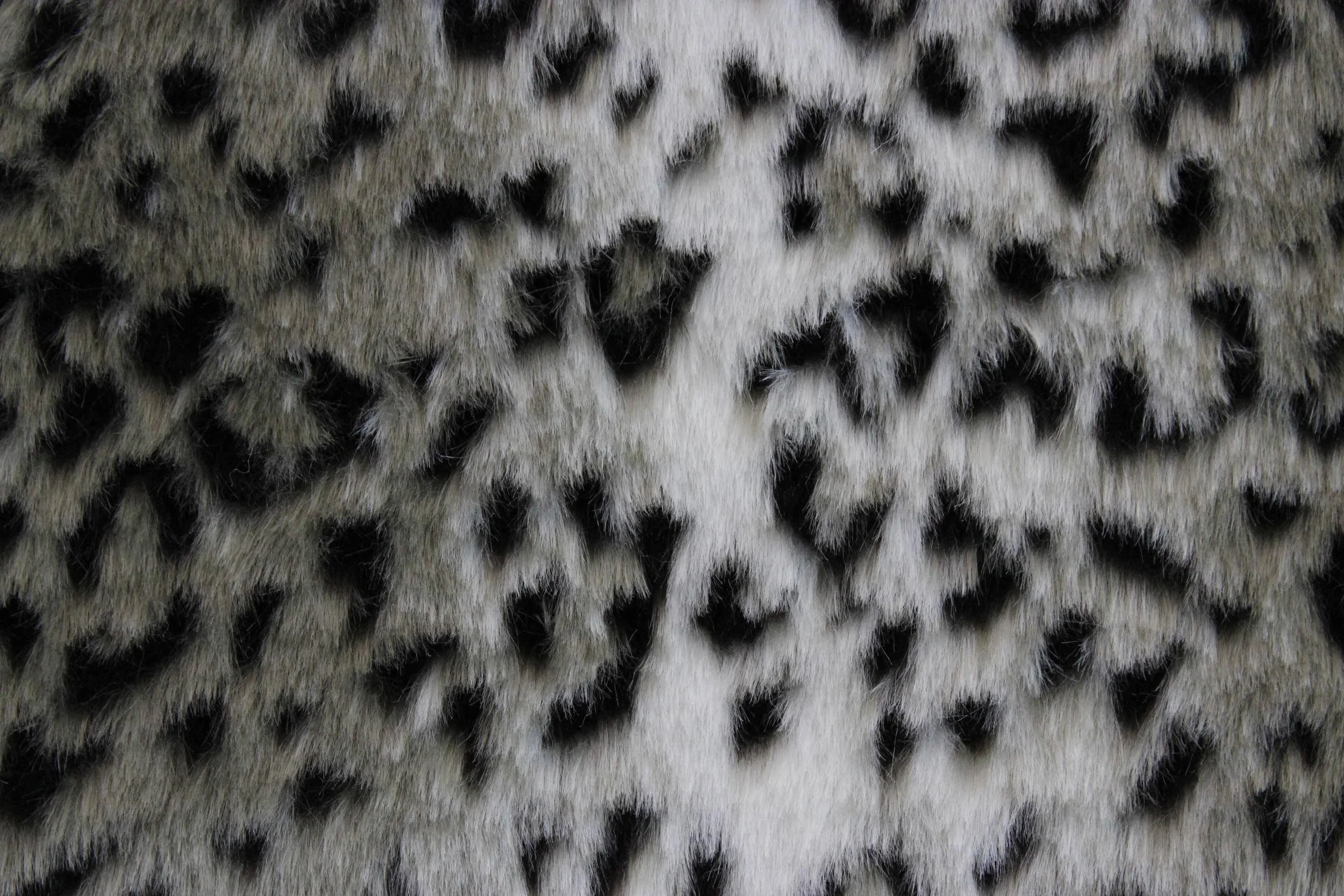 Faux Fur Snow Leopard Grey / Black