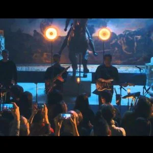 Alt J