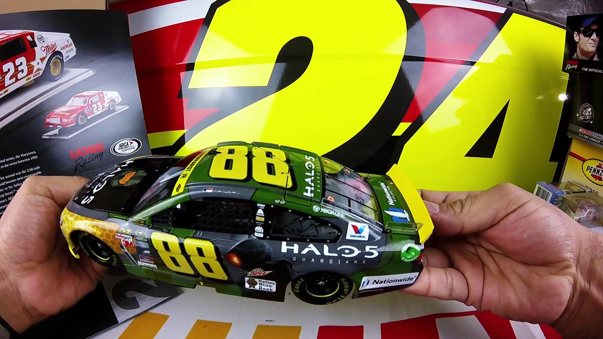 Unboxing the 2015 Dale Earnhardt Jr Halo 5 Special 1 / 24 NASCAR Diecast