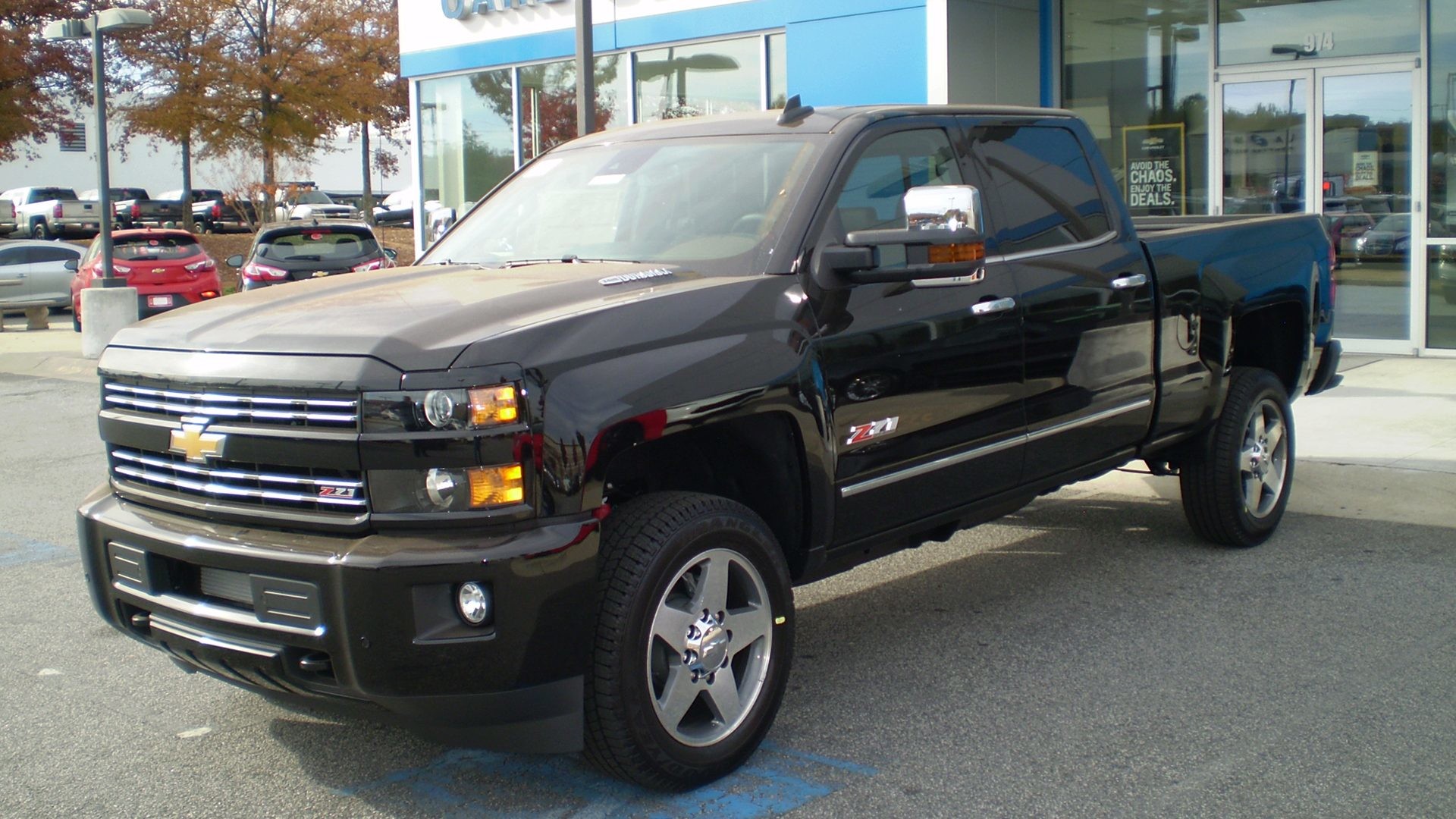 2016 Chevrolet Silverado 2500 LTZ Z71 Custom Sport Crew Short Observe 4k UHD Car Wallpaper