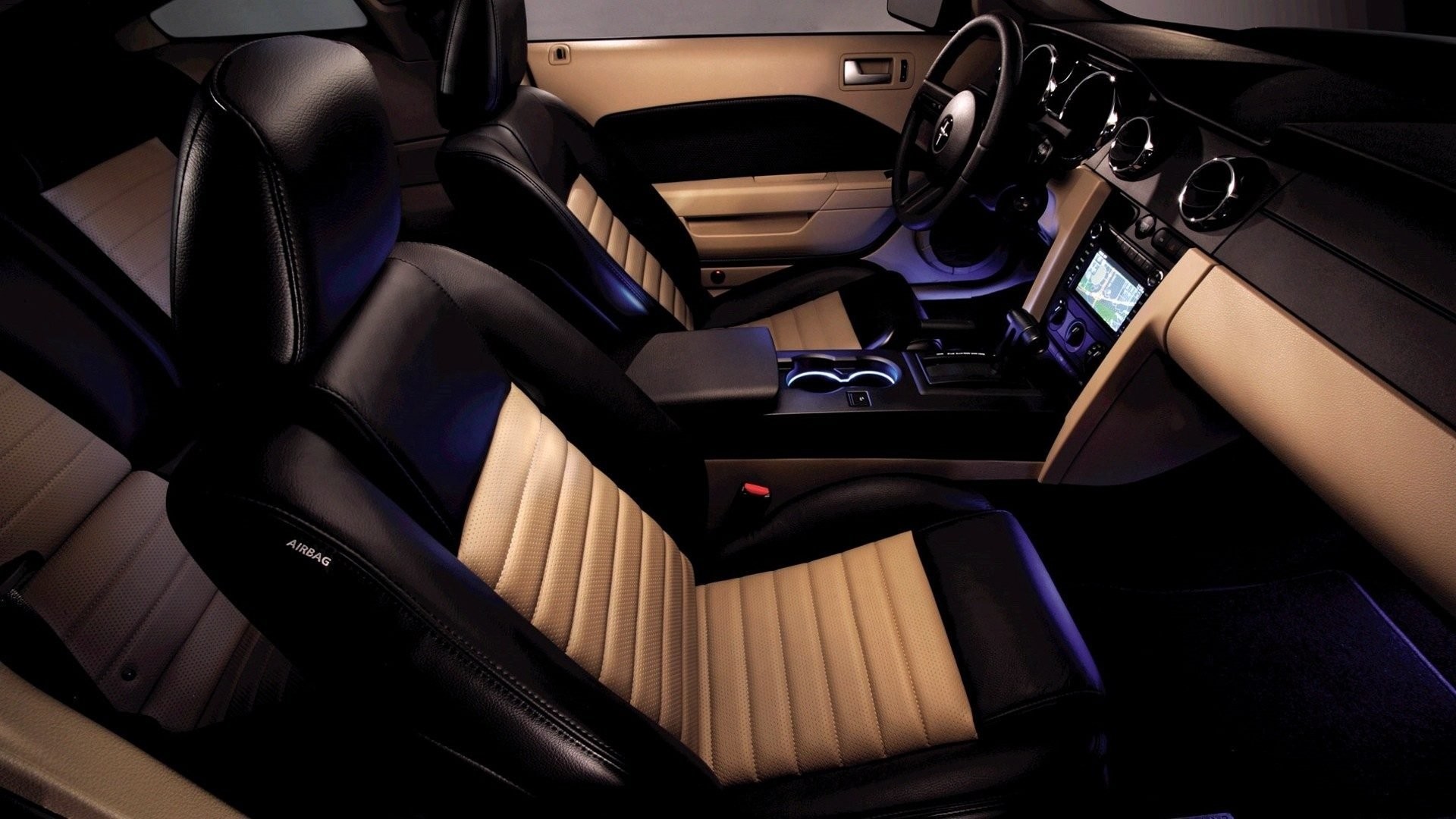 Ford Mustang Interior 813324