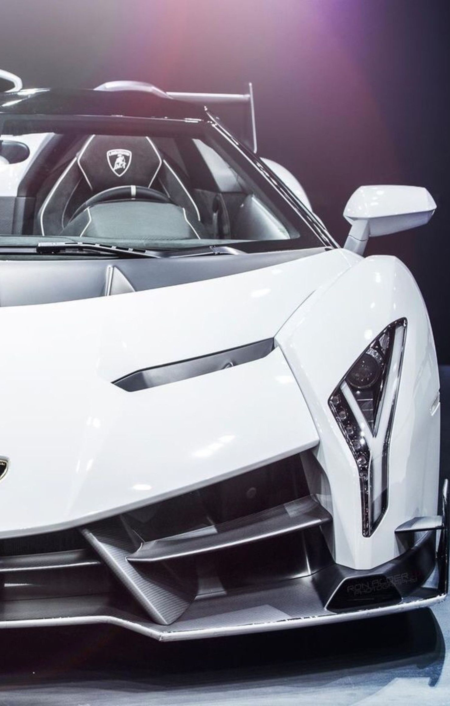 Lamborghini veneno white sportcar wallpaper retina