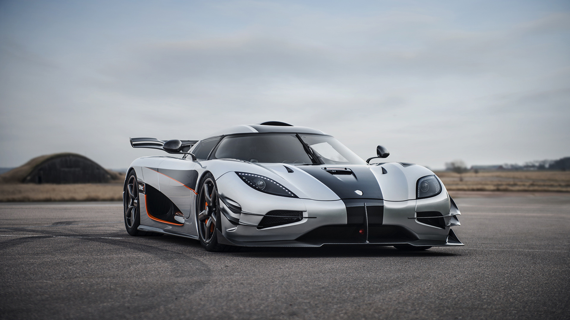 2014 Koenigsegg One1 picture