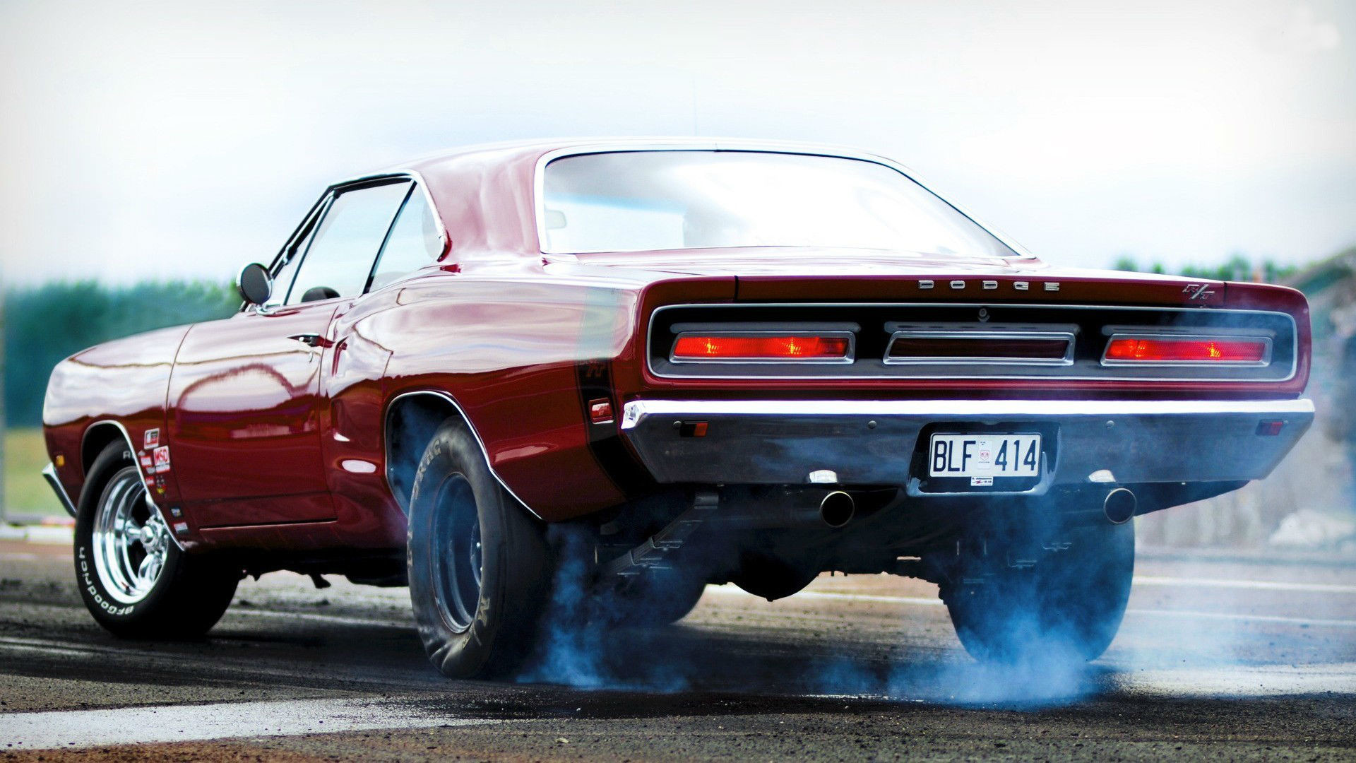 Dodge Charger RT Burnout Wallpaper – HD