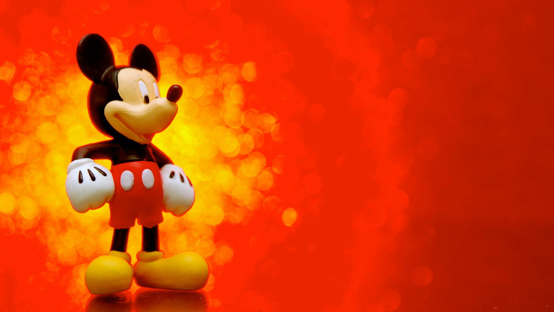 Free Download Mickey Mouse Cartoon HD Wallpaper