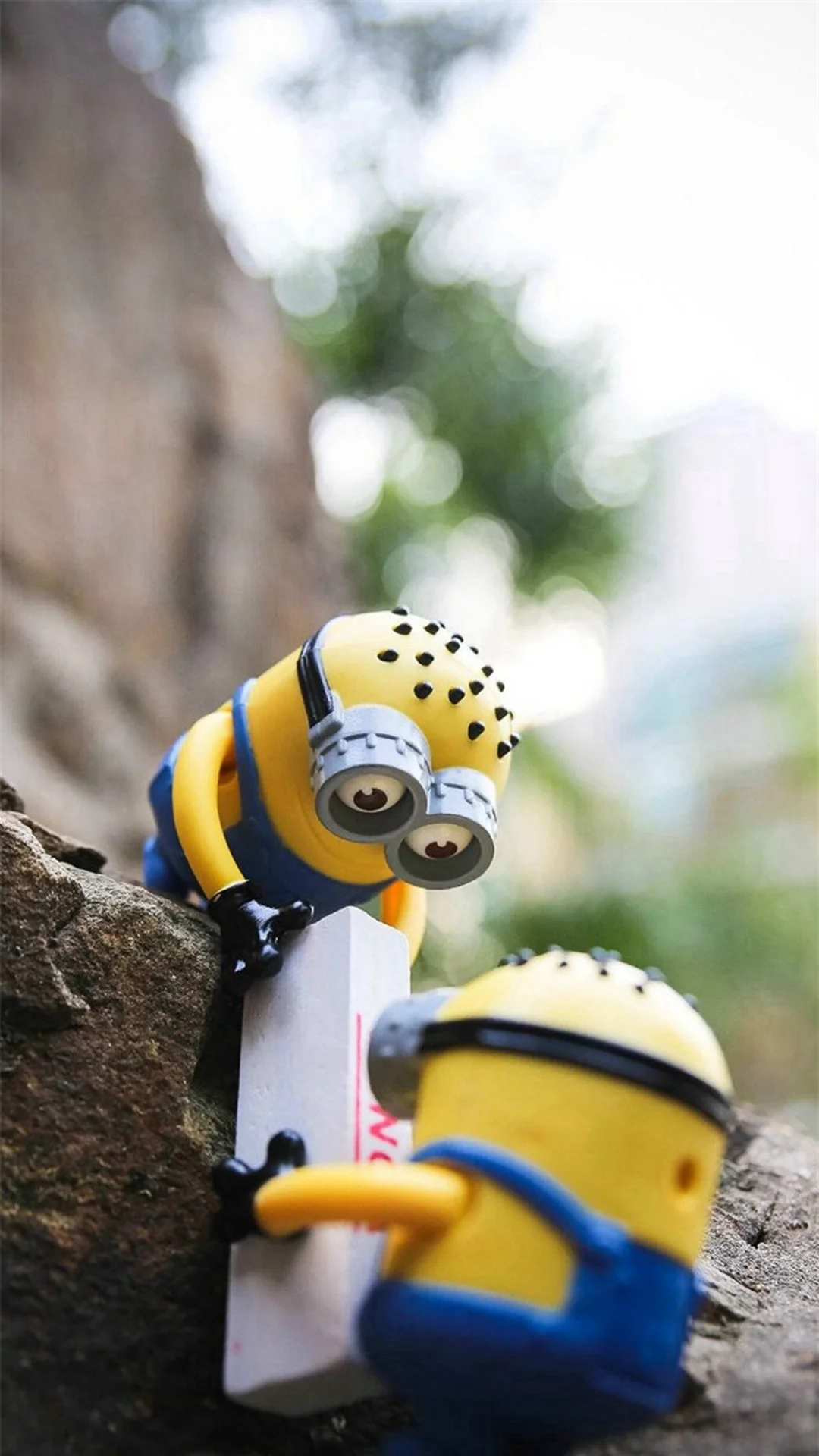 Cute Lovely Minion Toy #iPhone #wallpaper