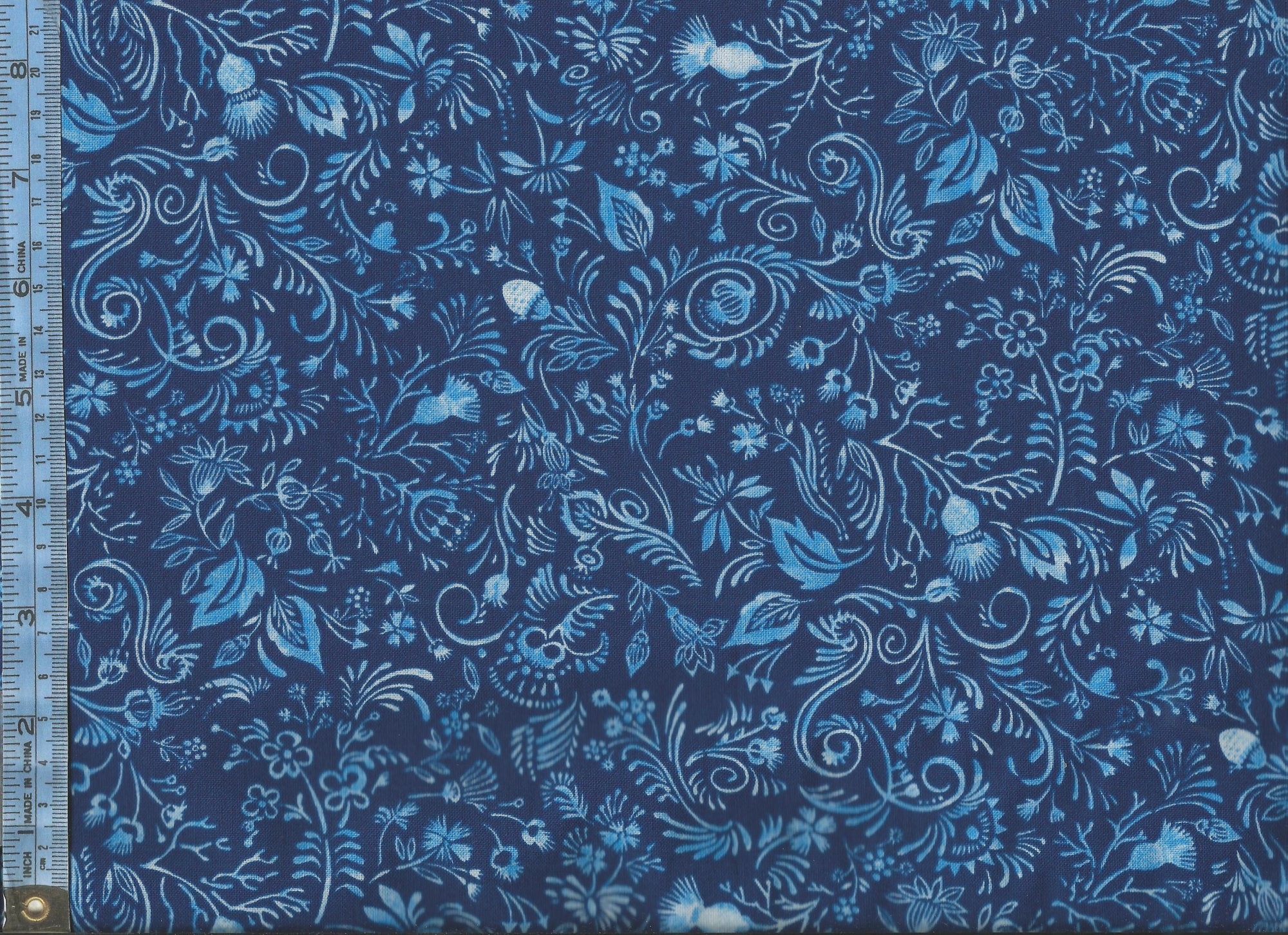 Flow Blue Garden – light blue floral and leaves on navy blue background