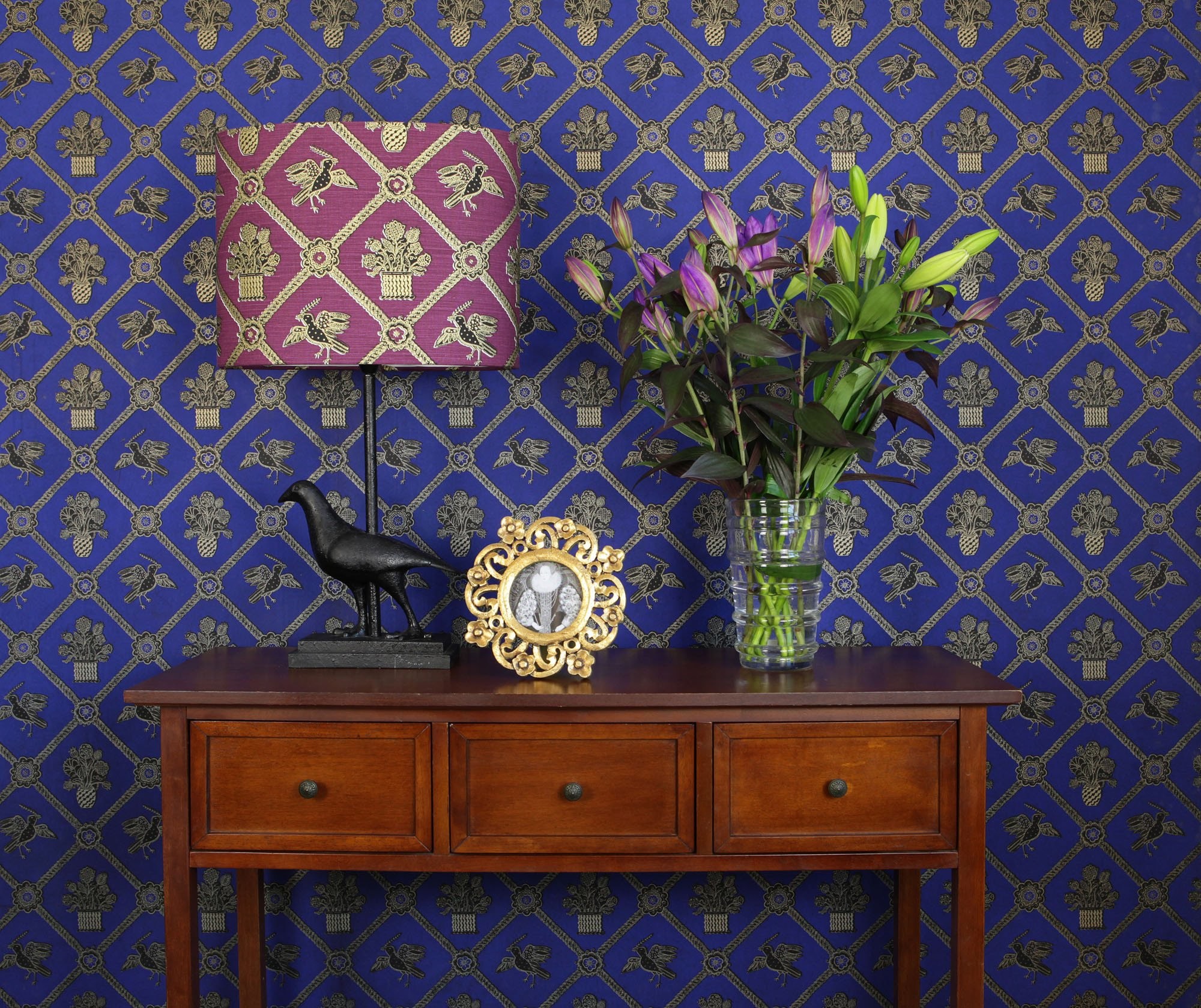 Rope Trellis Wallpaper – Royal Blue / Black / Gold Metallic