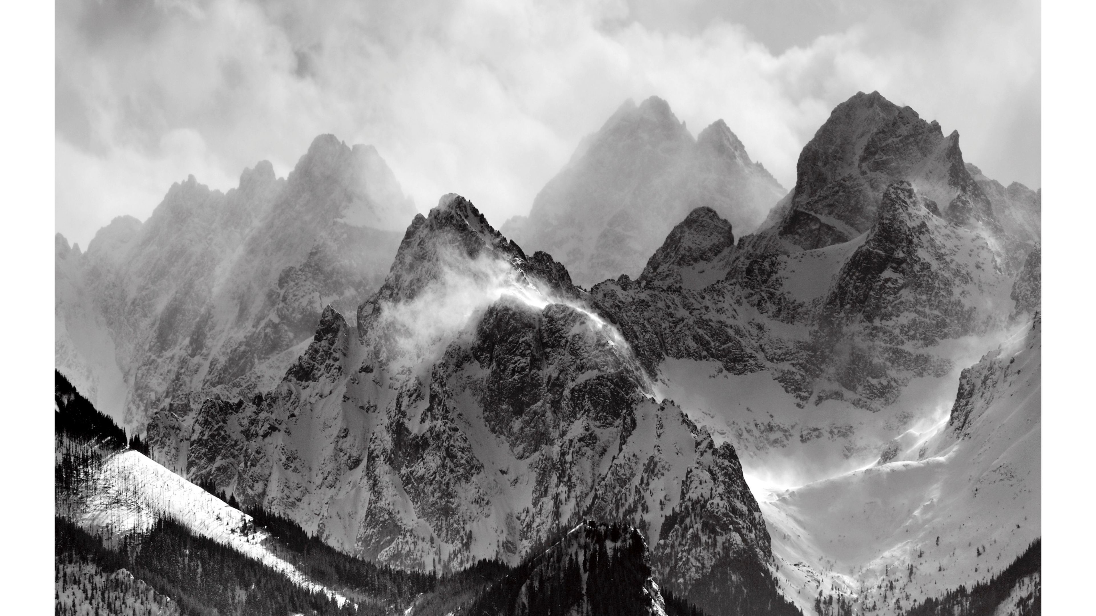 Black and White 4K Mountains Wallpaper