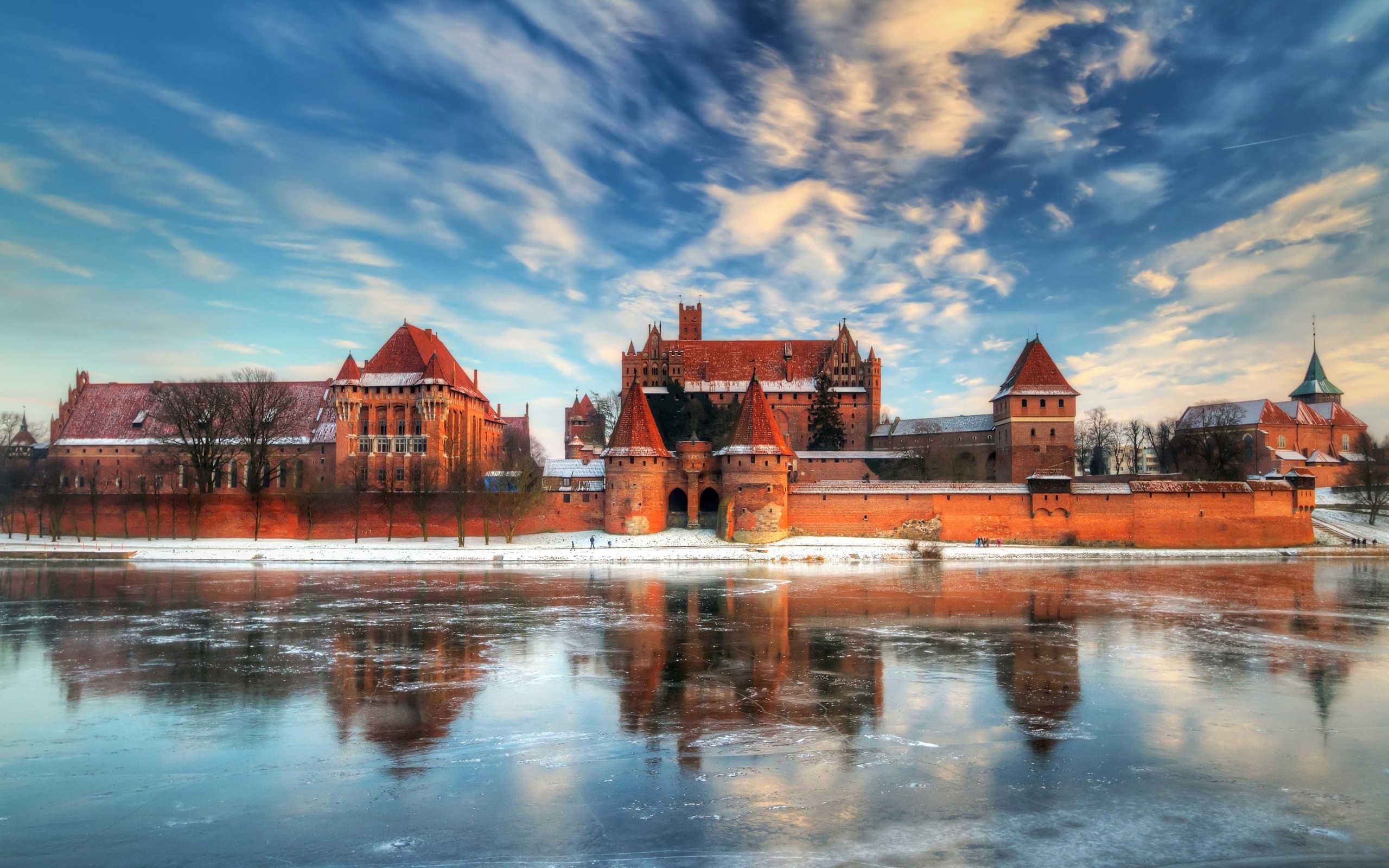 Winter castle under blue sky HD Desktop Wallpaper