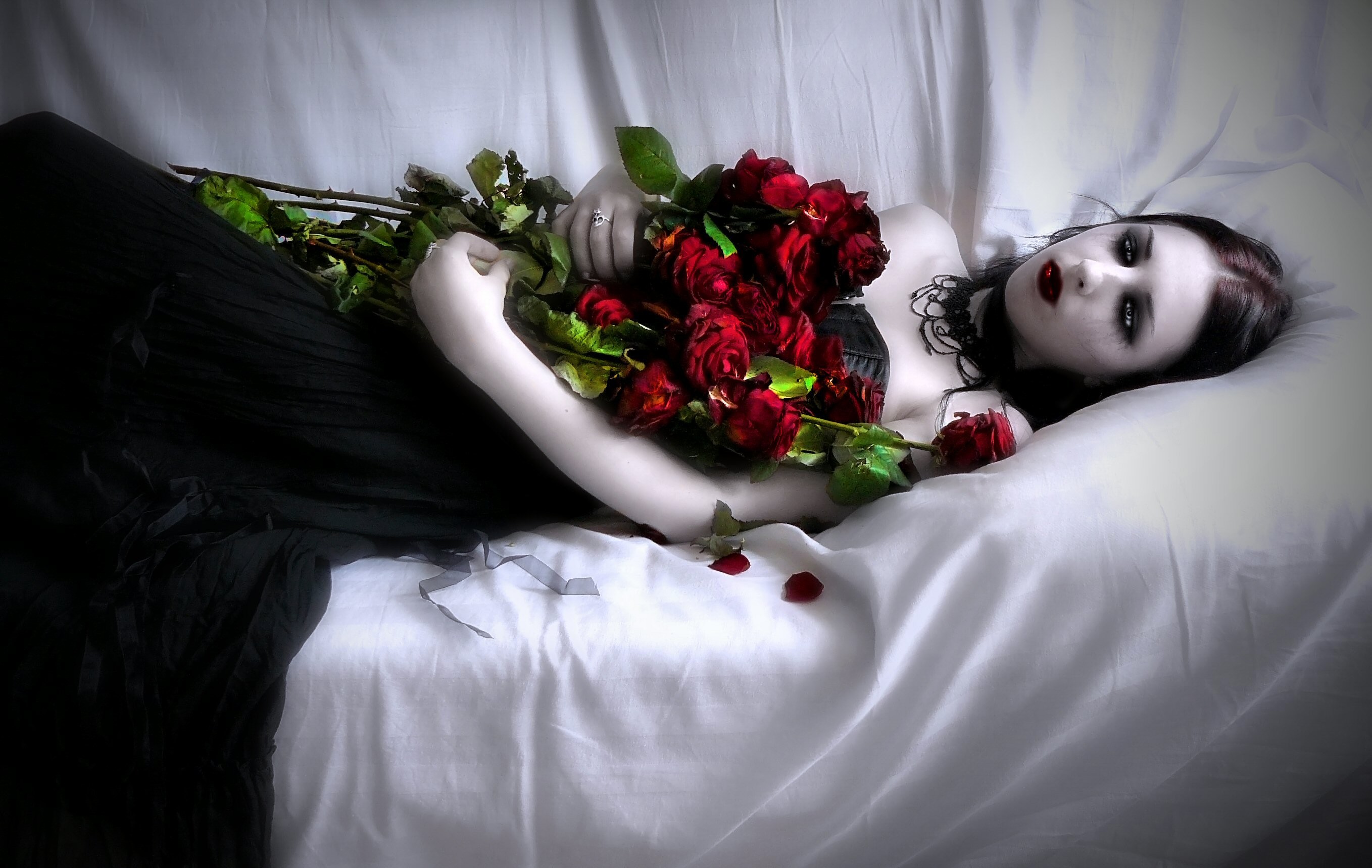 Vampire Arina with roses wallpaper from Vampire wallpapers
