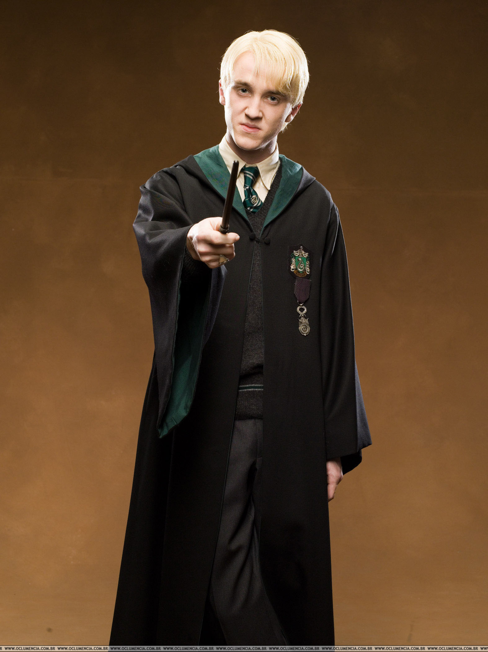 229 best Harry Potter School Costume images on Pinterest Potter school, Harry potter wand and Harry potter