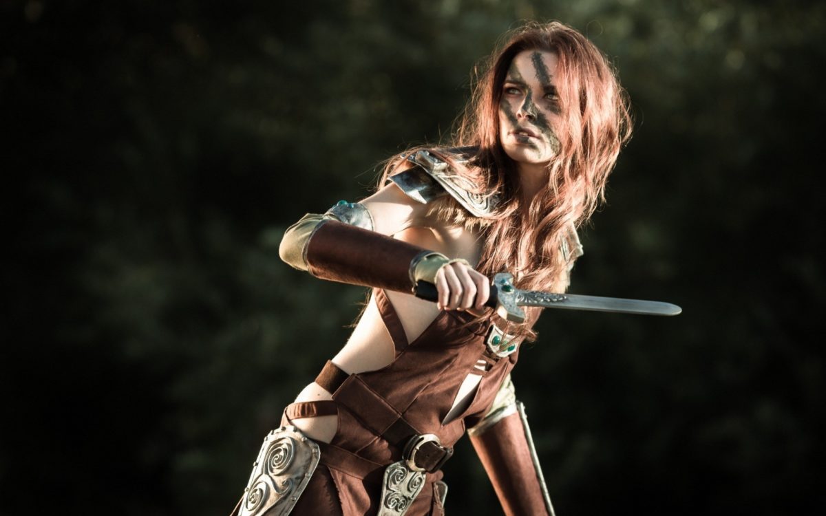 Aela The Huntress Daggers Dragonborn Freckles Redheads Elder Scrolls V Skyrim Warriors Women 