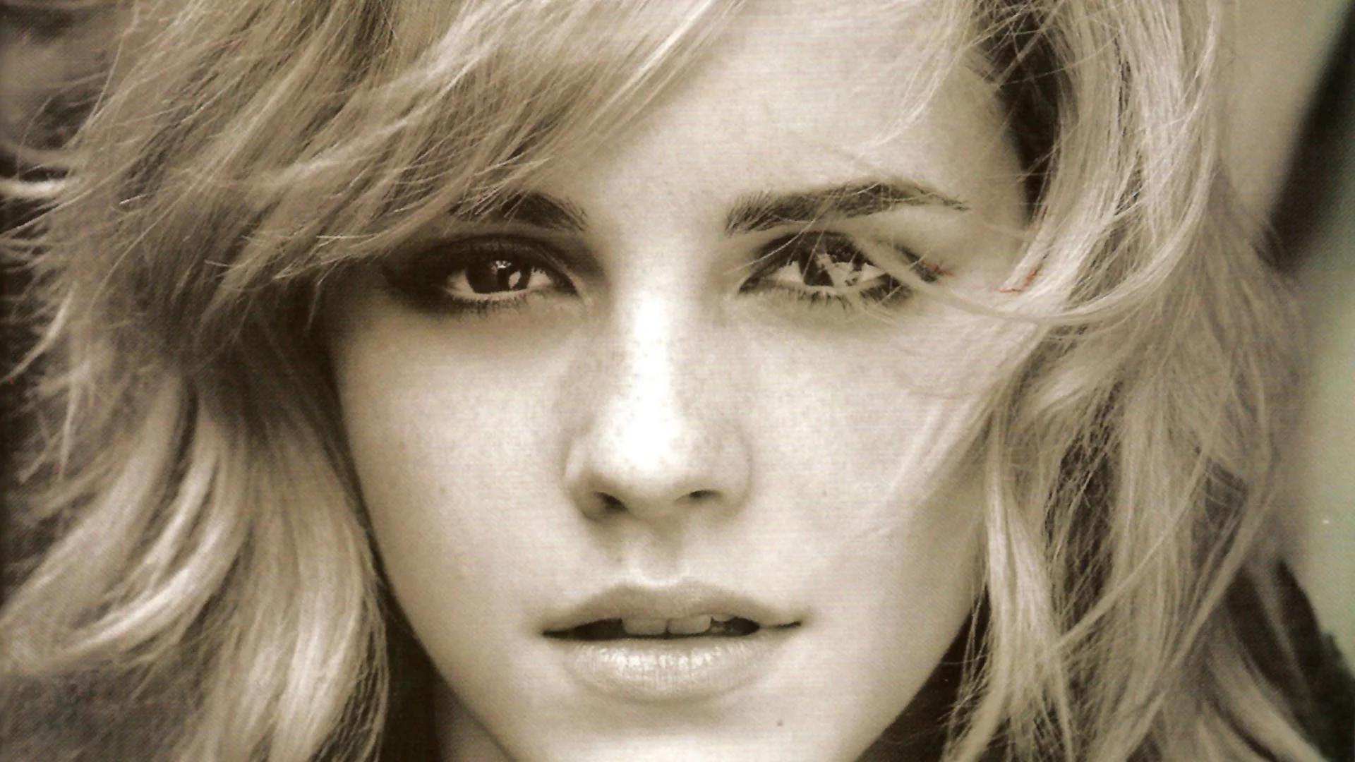 Emma Watson Android wallpapers