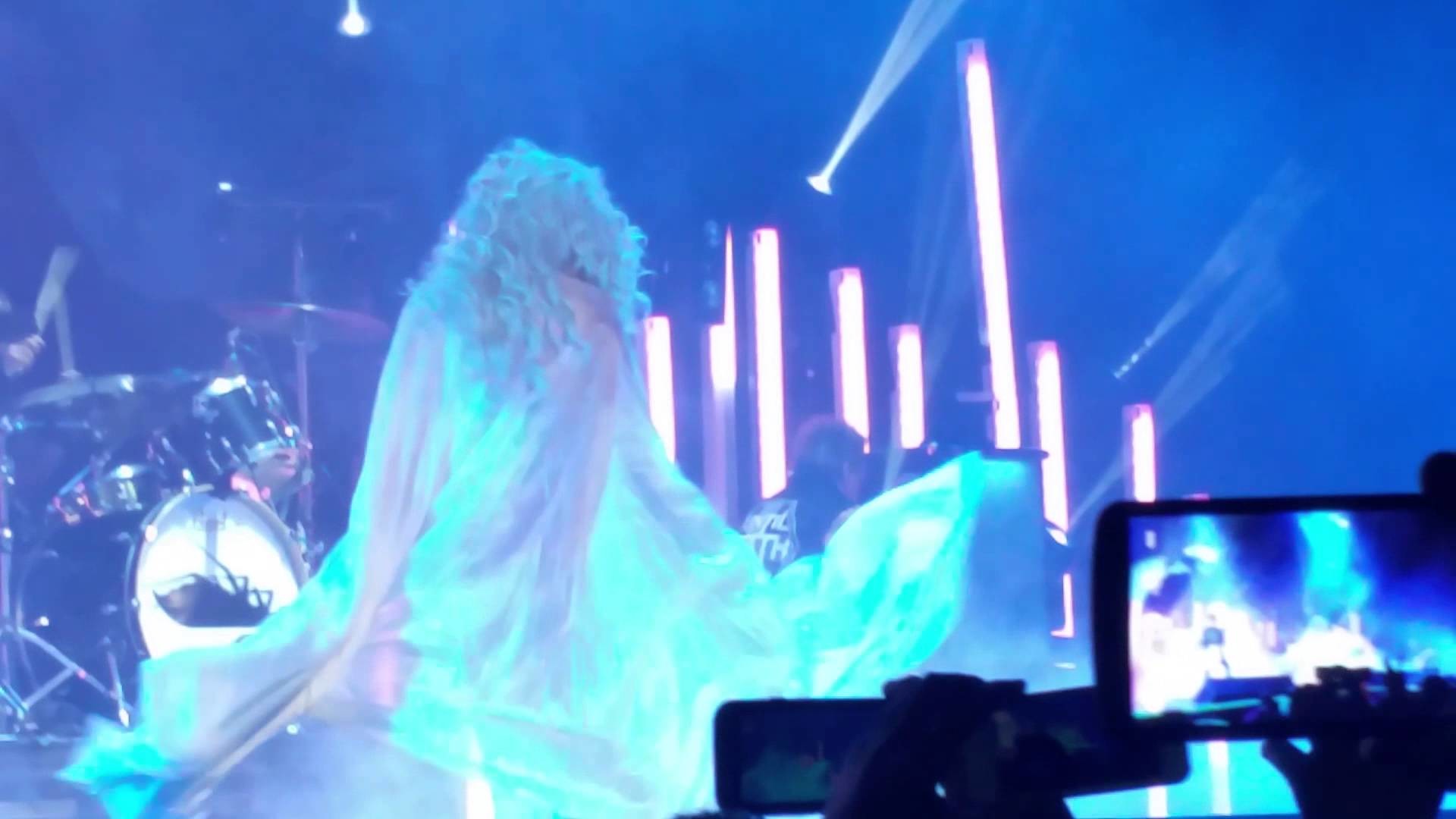 Papa Roach and Maria brink Gravity live 9/18/15