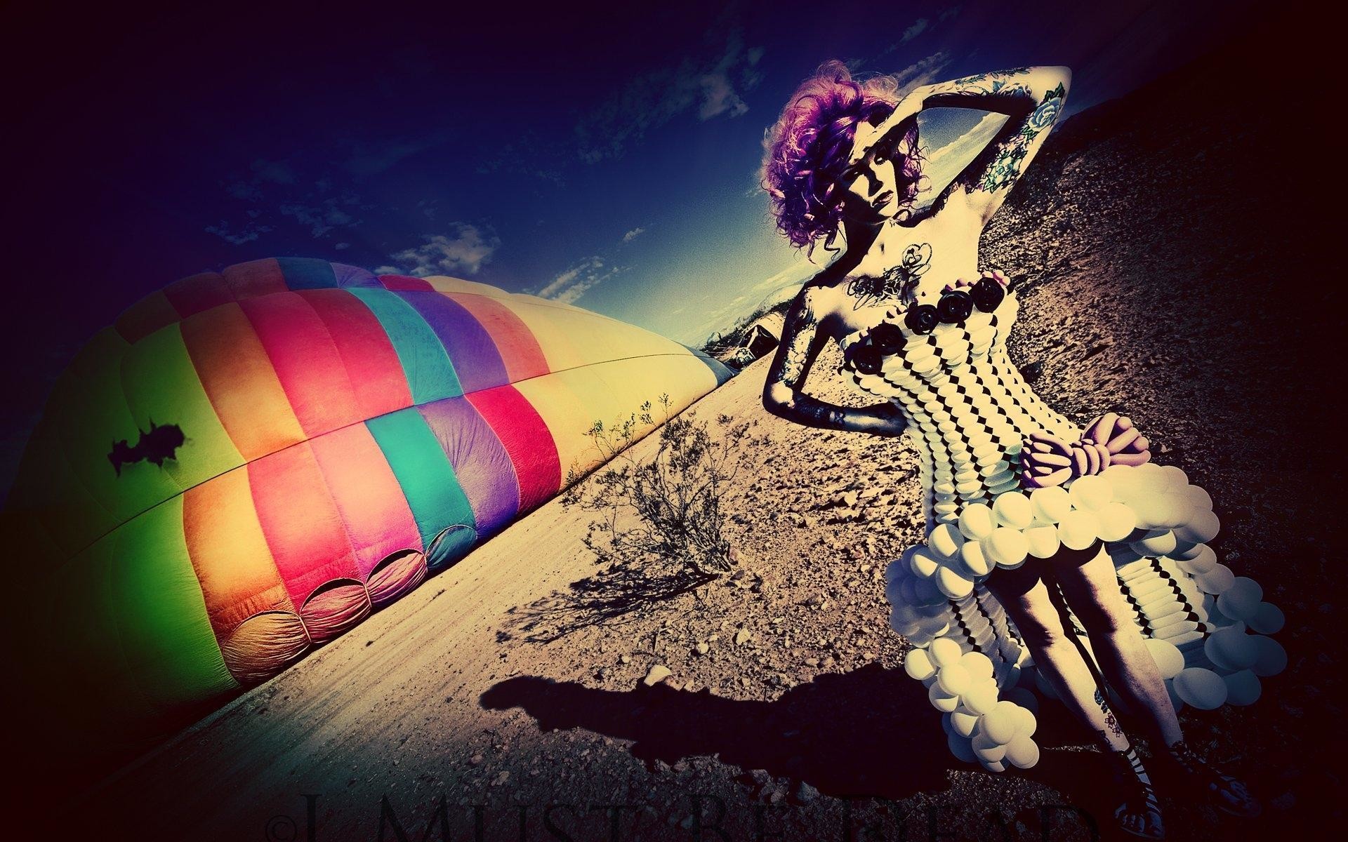 Tattoo Girl and Broken Balloon Desktop Wallpaper