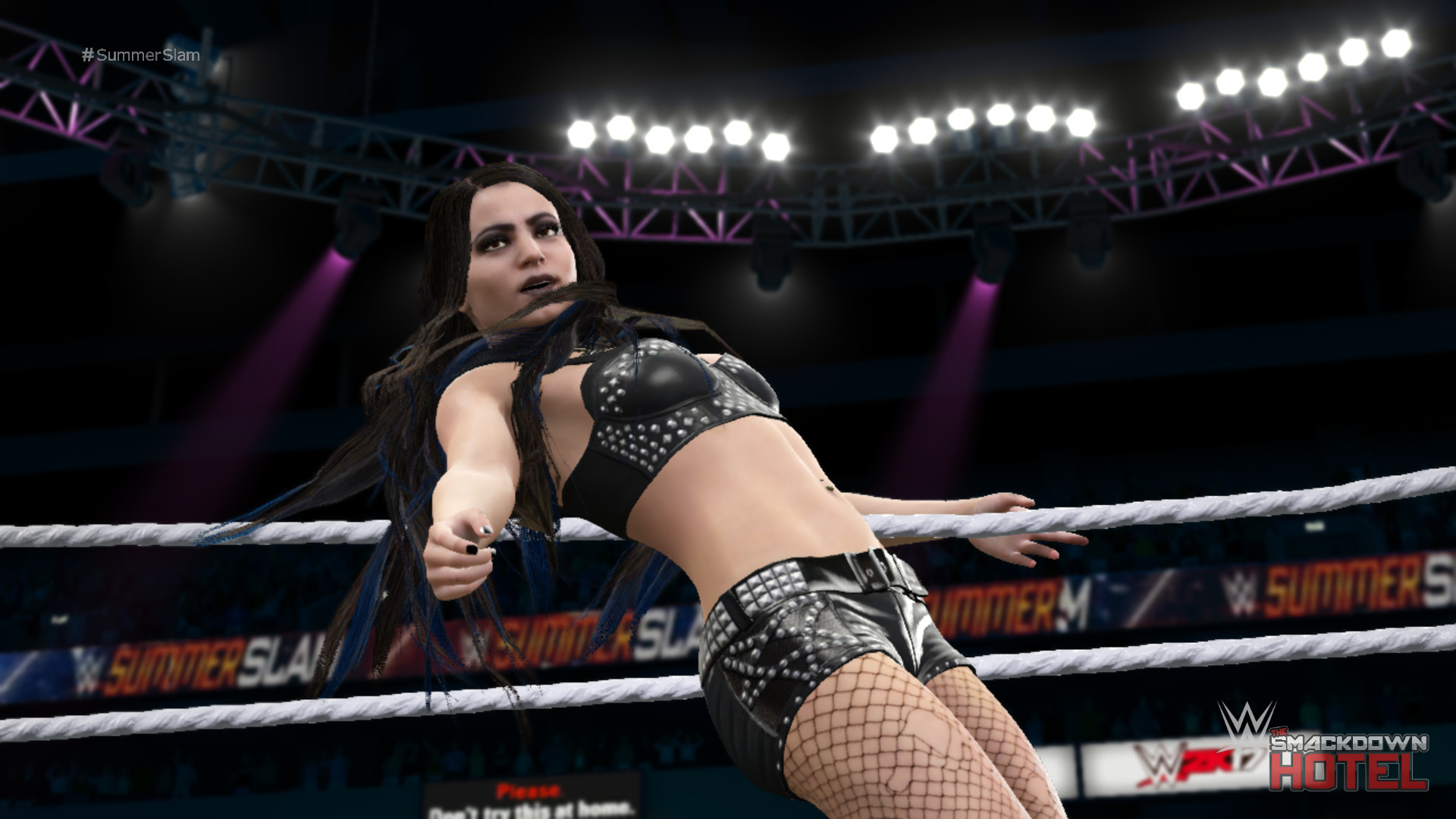 … WWE2K17-Paige