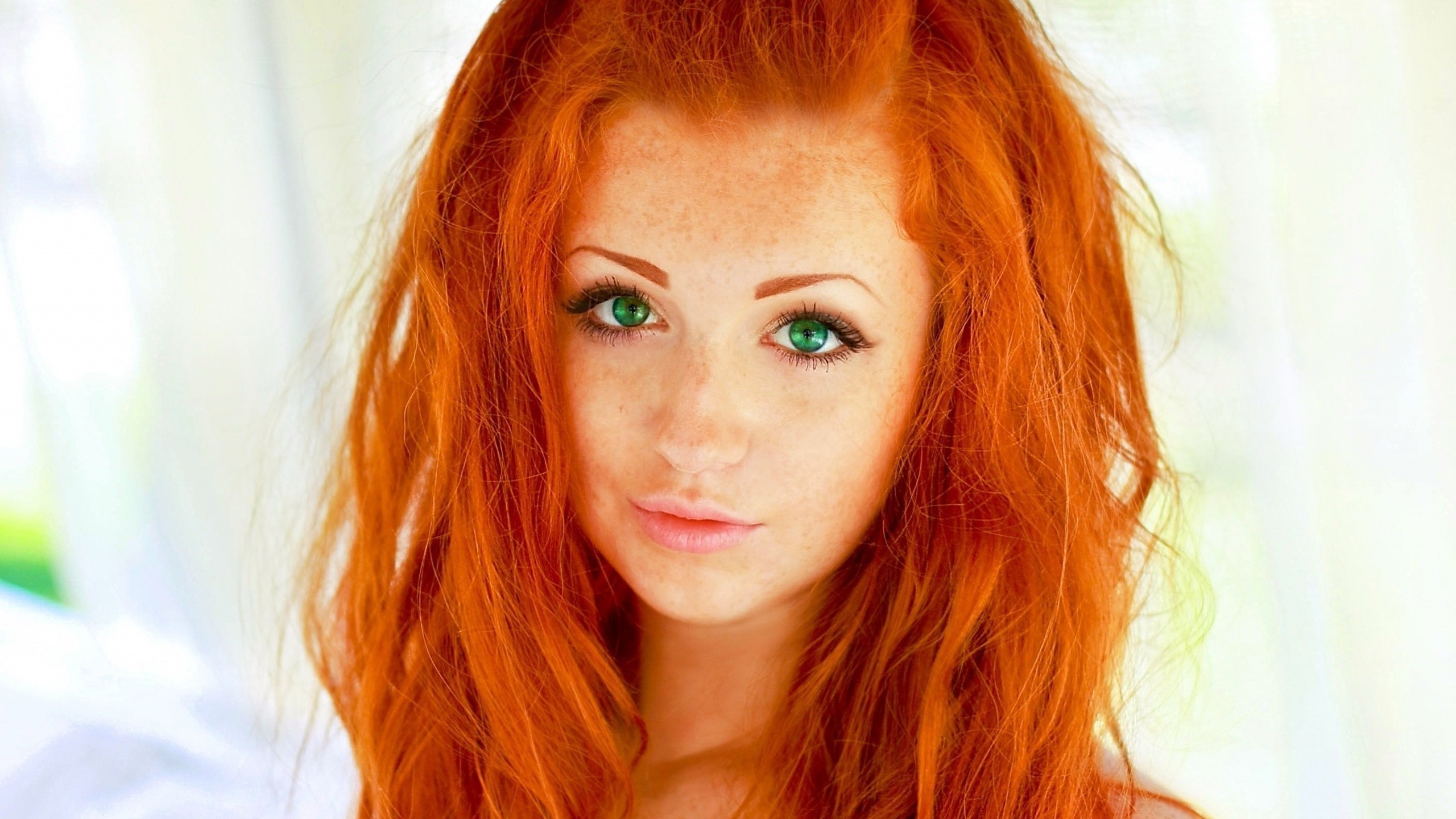 Redhead Green Eyes | Redhead with green eyes Wallpaper
