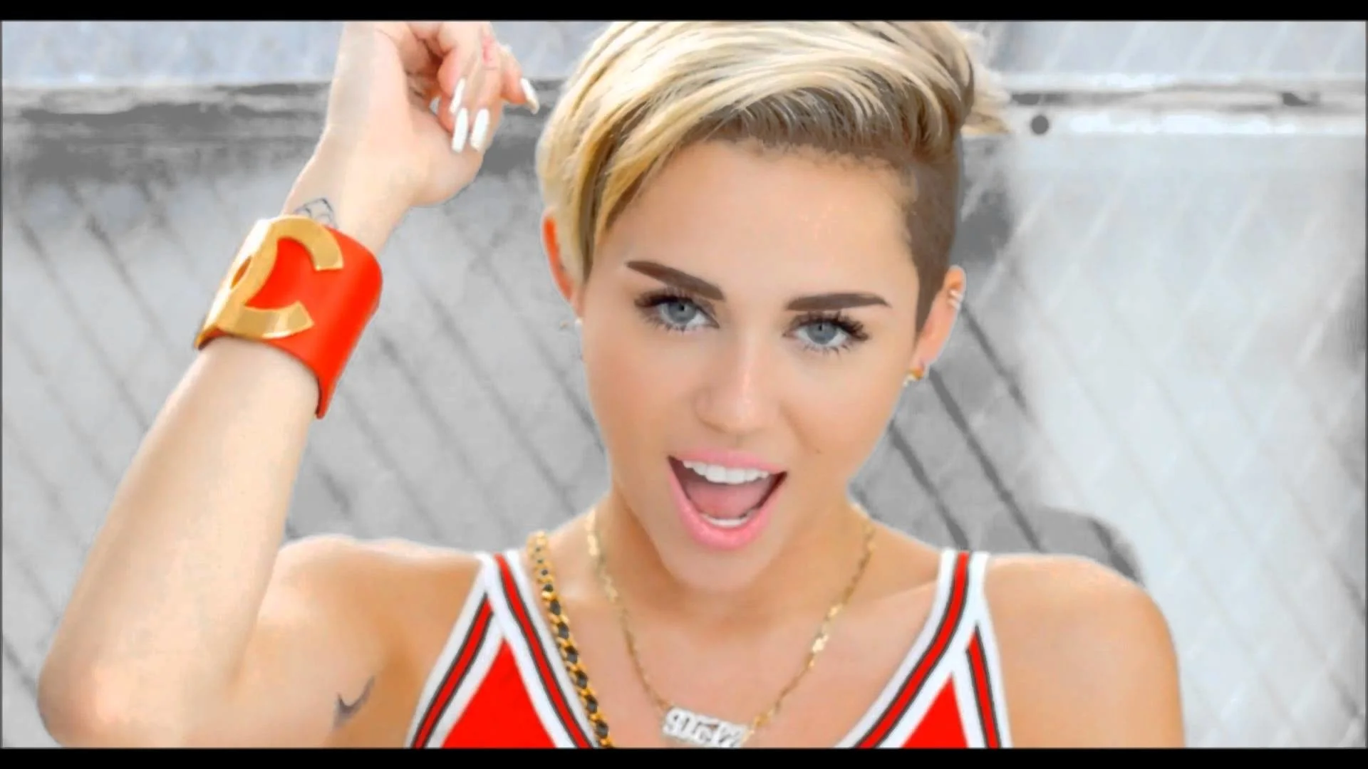 Mike WiLL Made-It — 23 ft Miley Cyrus, Juicy J & Wiz Khalifa (Speed Up)