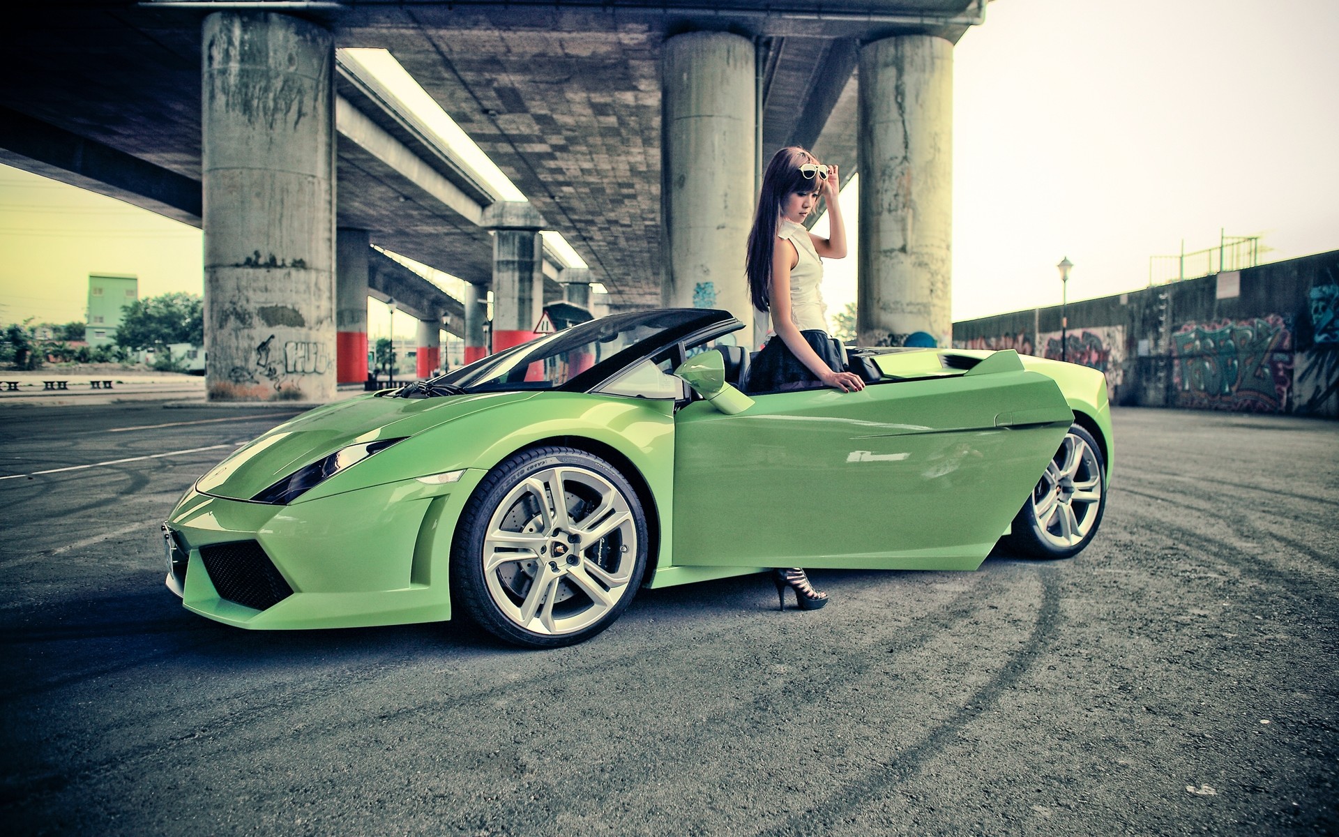 Girl With Lamborghini Gallardo