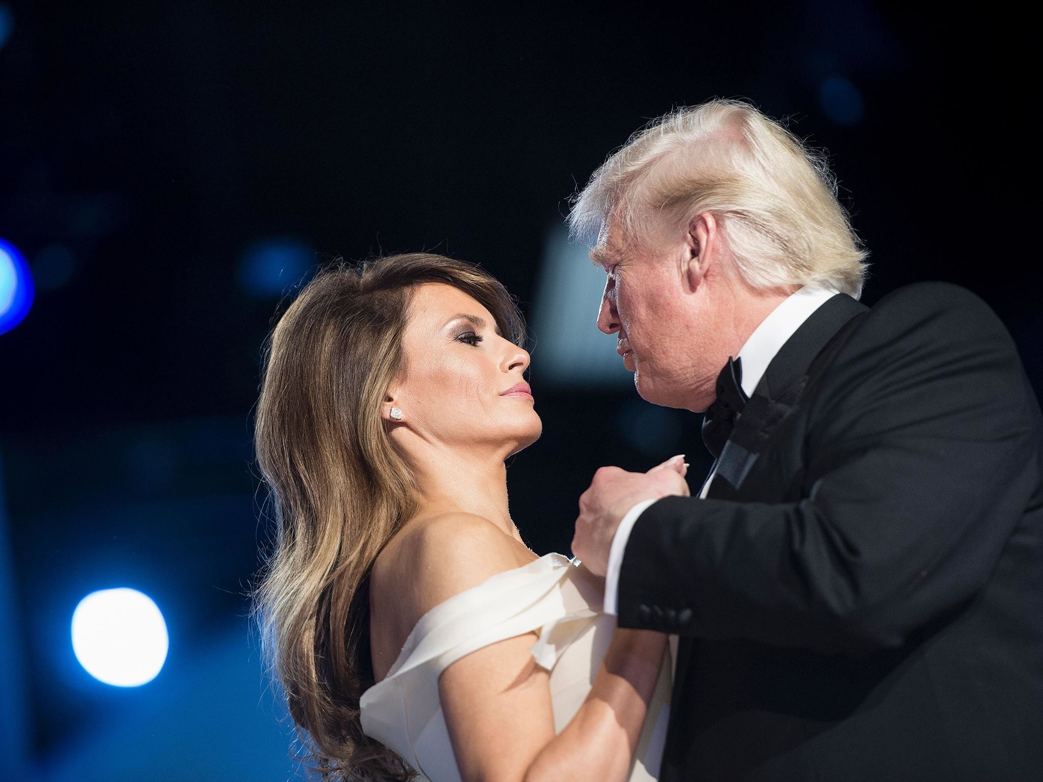Melania Trump 'walking on egg shells' and 'uncomfortable in her own skin',  says body language expert | The Independent