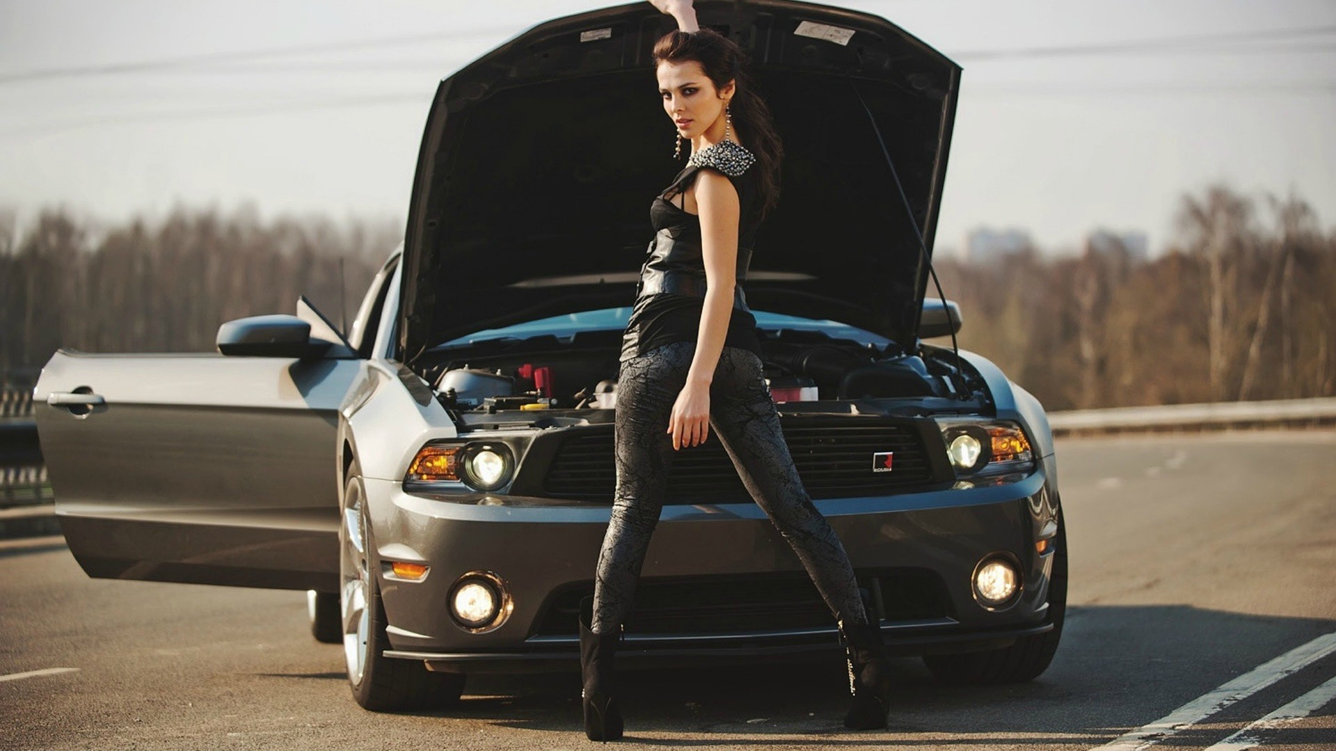 Mustang girls picture for desktop and wallpaper. Yes, thank you