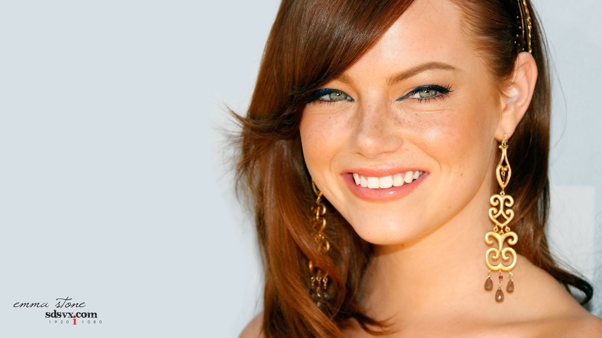 Wallpapers Backgrounds – Women Actress Celebrity Emma Stone Earrings  Headbands Laughing Faces