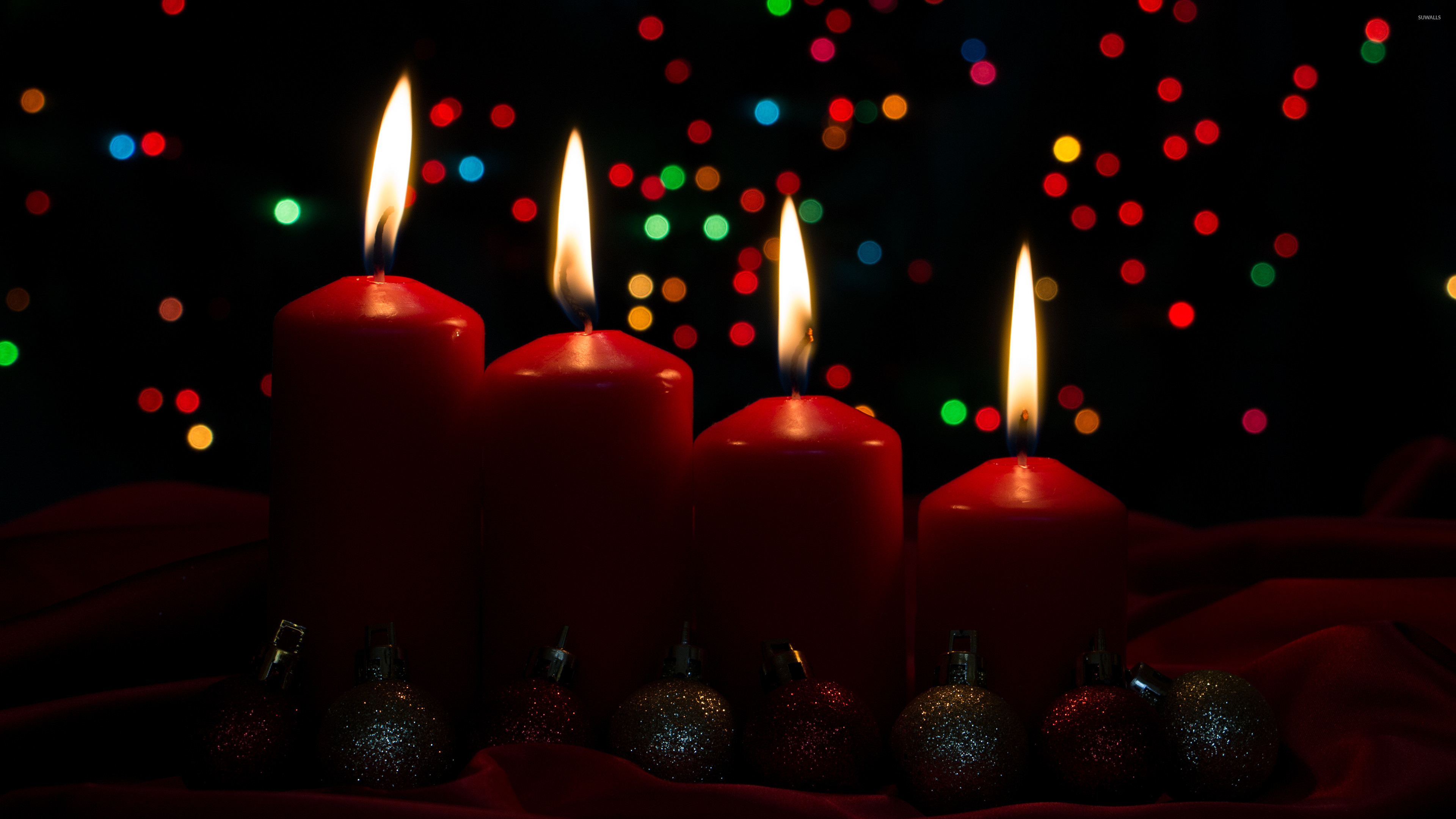 Red Advent candles wallpaper