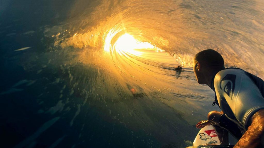 131+ Surfing Screensavers and Wallpaper