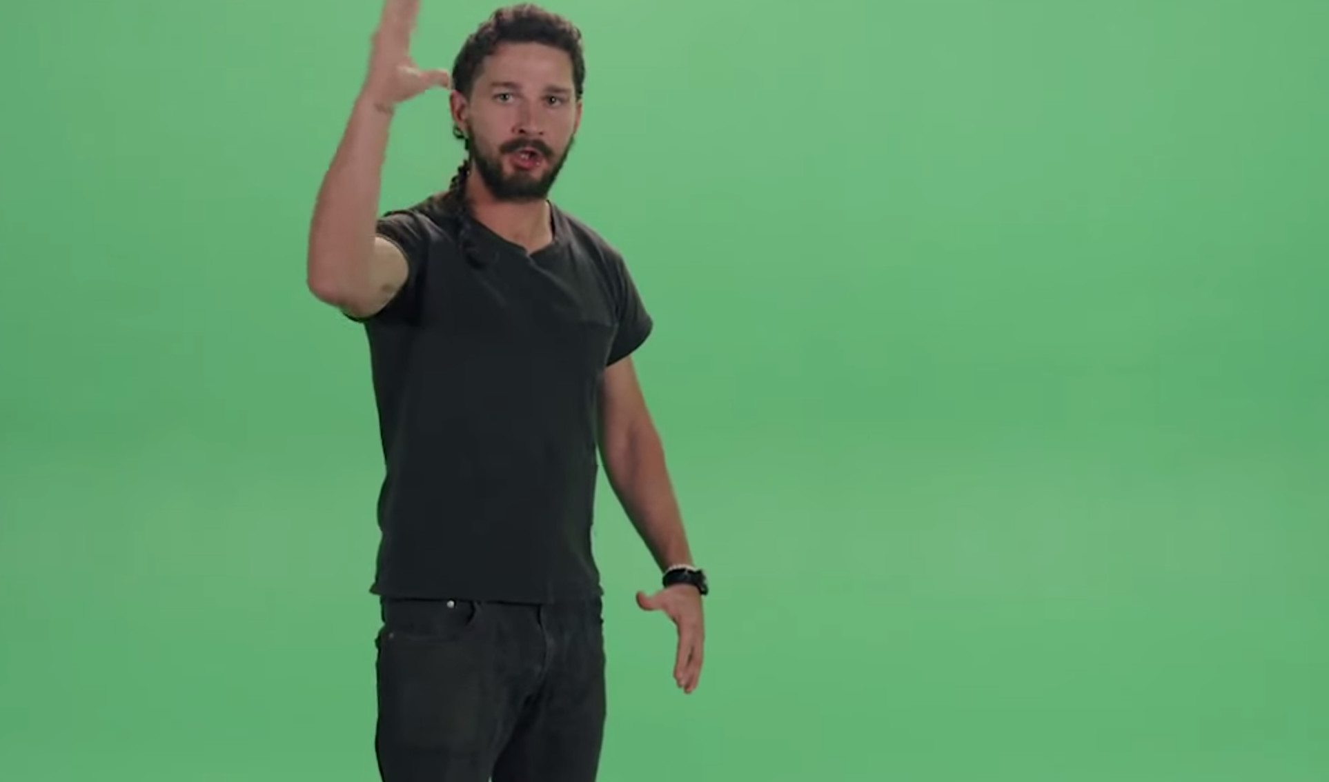 Shia LaBeouf ask you to move your ass : Â« Do it! Â»
