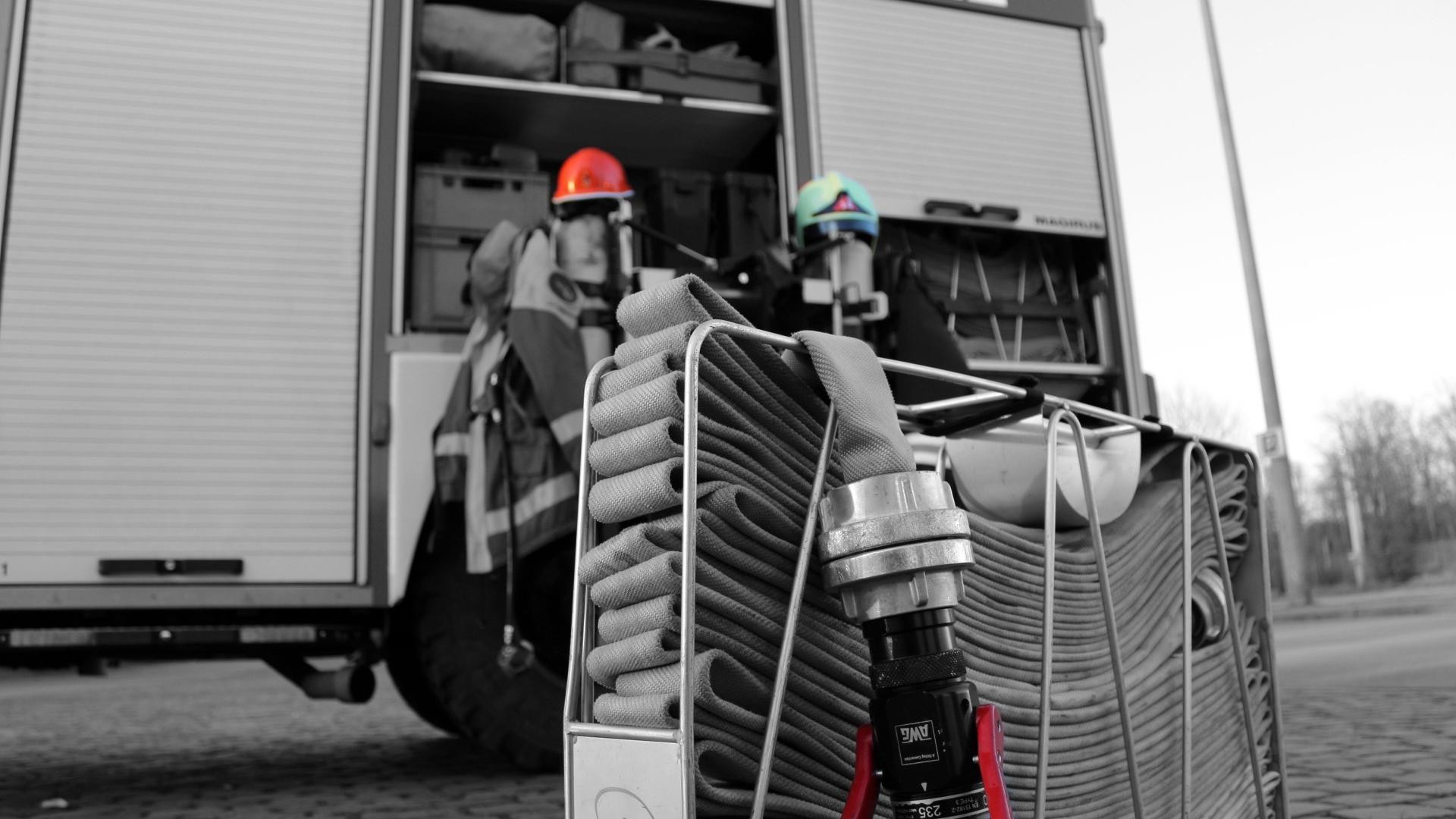 Water lights fire trucks firefighter phone wallpaper 57227