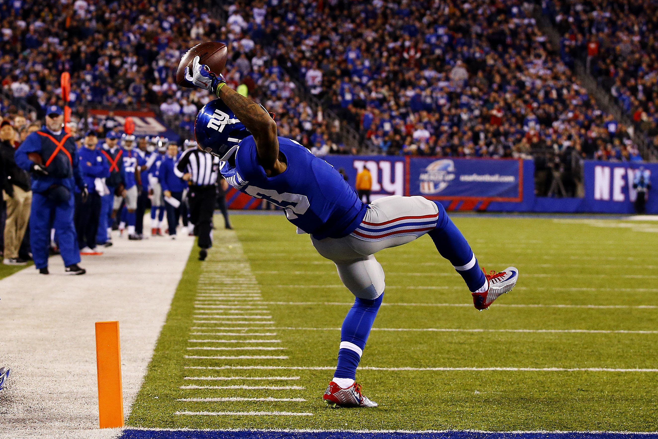 Odell Beckham Jr. celebrates historic catch with pizza party | Page .