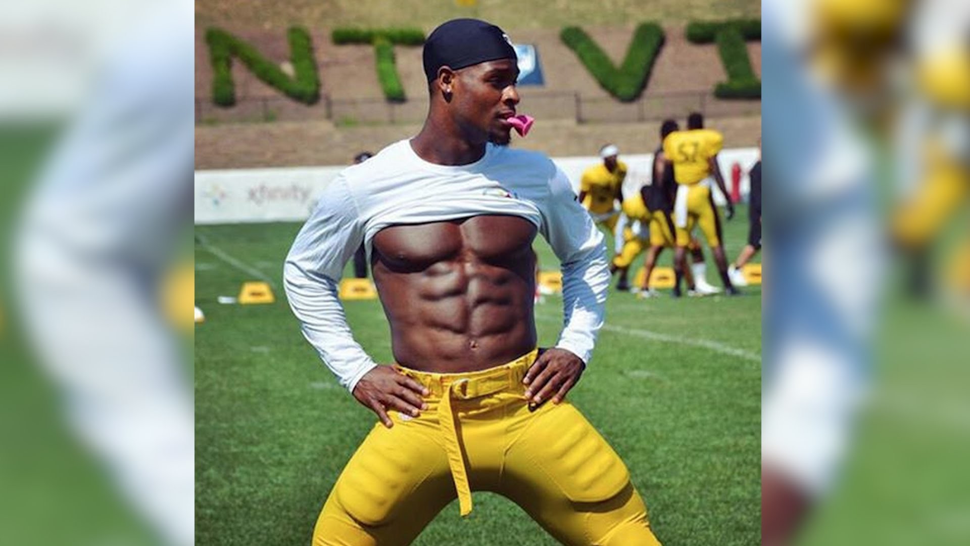 LeVeon Bells simple reason for posting so many photos of his abs – YouTube