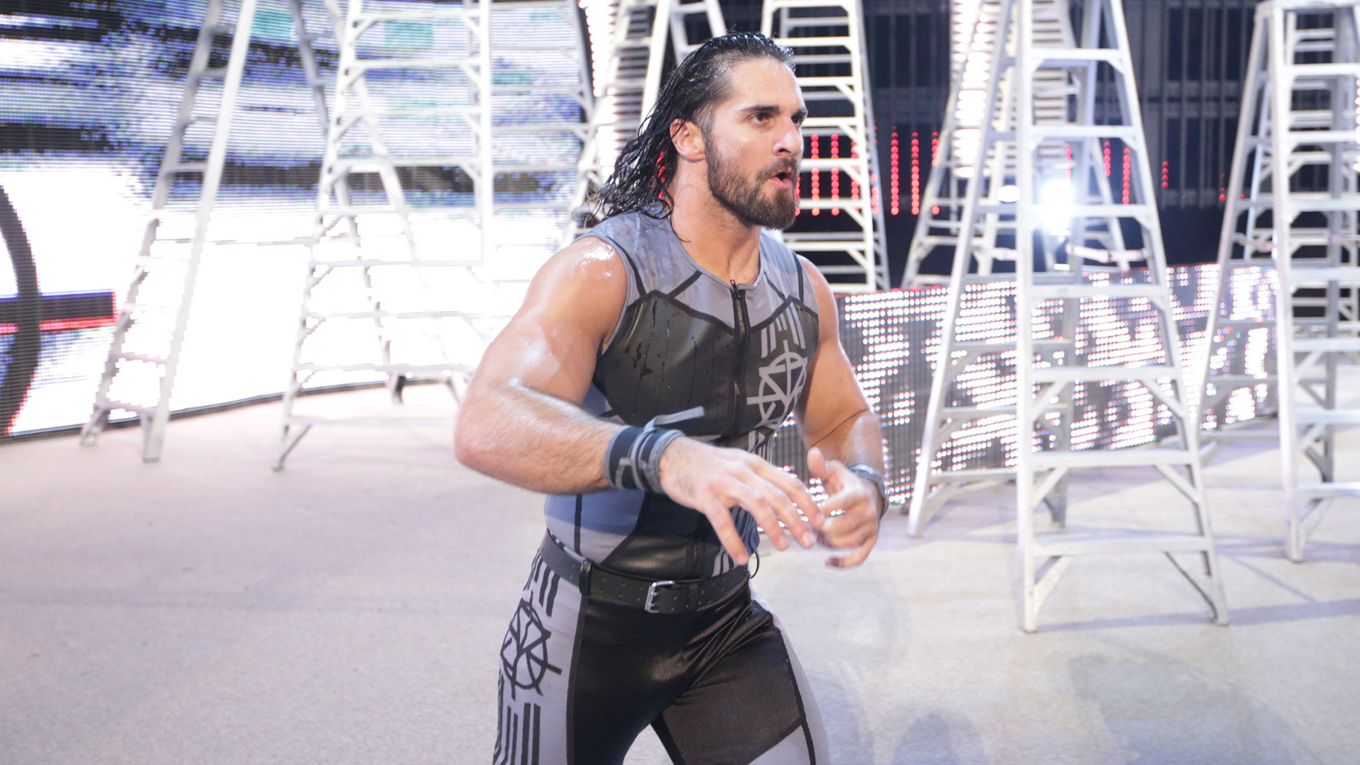 Seth Rollins def. WWE World Heavyweight Champion Roman Reigns Dean Ambrose cashed in his Money in the Bank contract to become WWE World Heavyweight