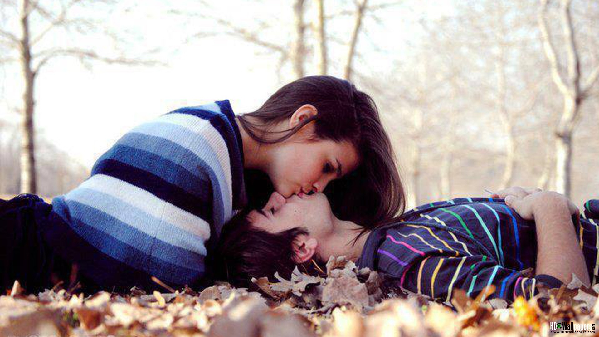 Kissing-Beautiful-Love-Couple-Pictures-HD-wallpapers