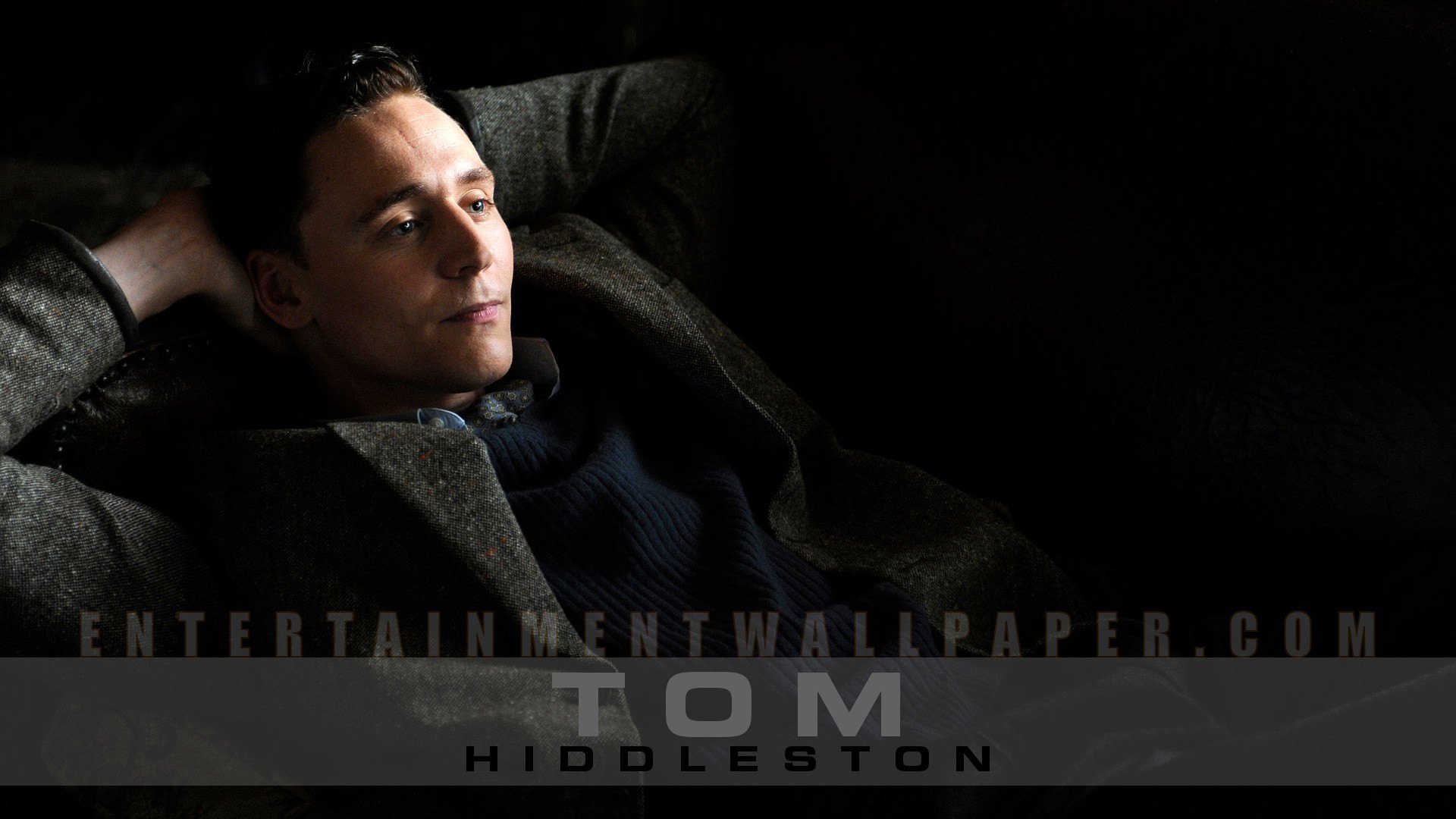 Tom Hiddleston Wallpaper – Original size, download now