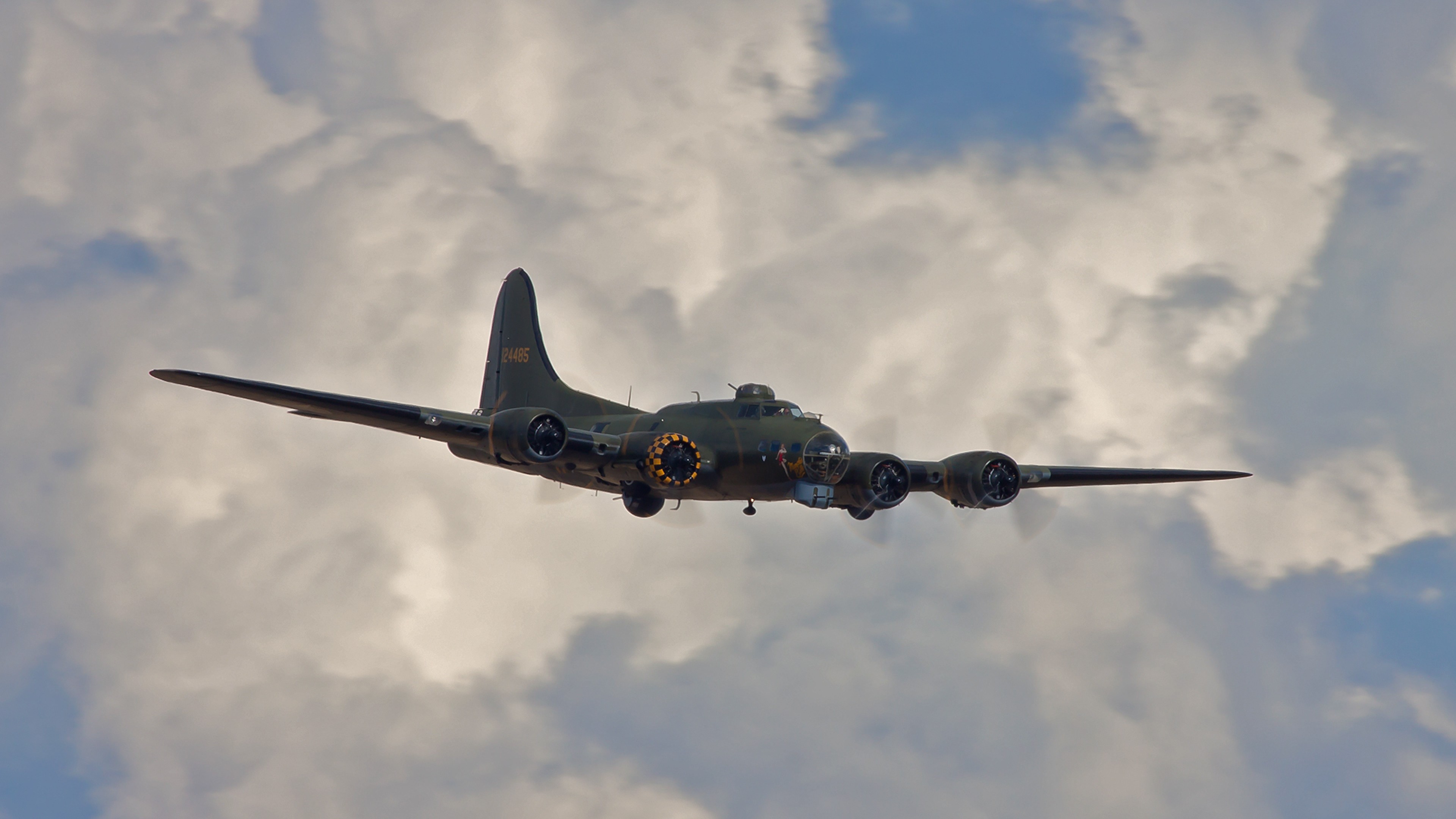 Wallpaper boeing b 17, flying fortress, bomber, sky, clouds