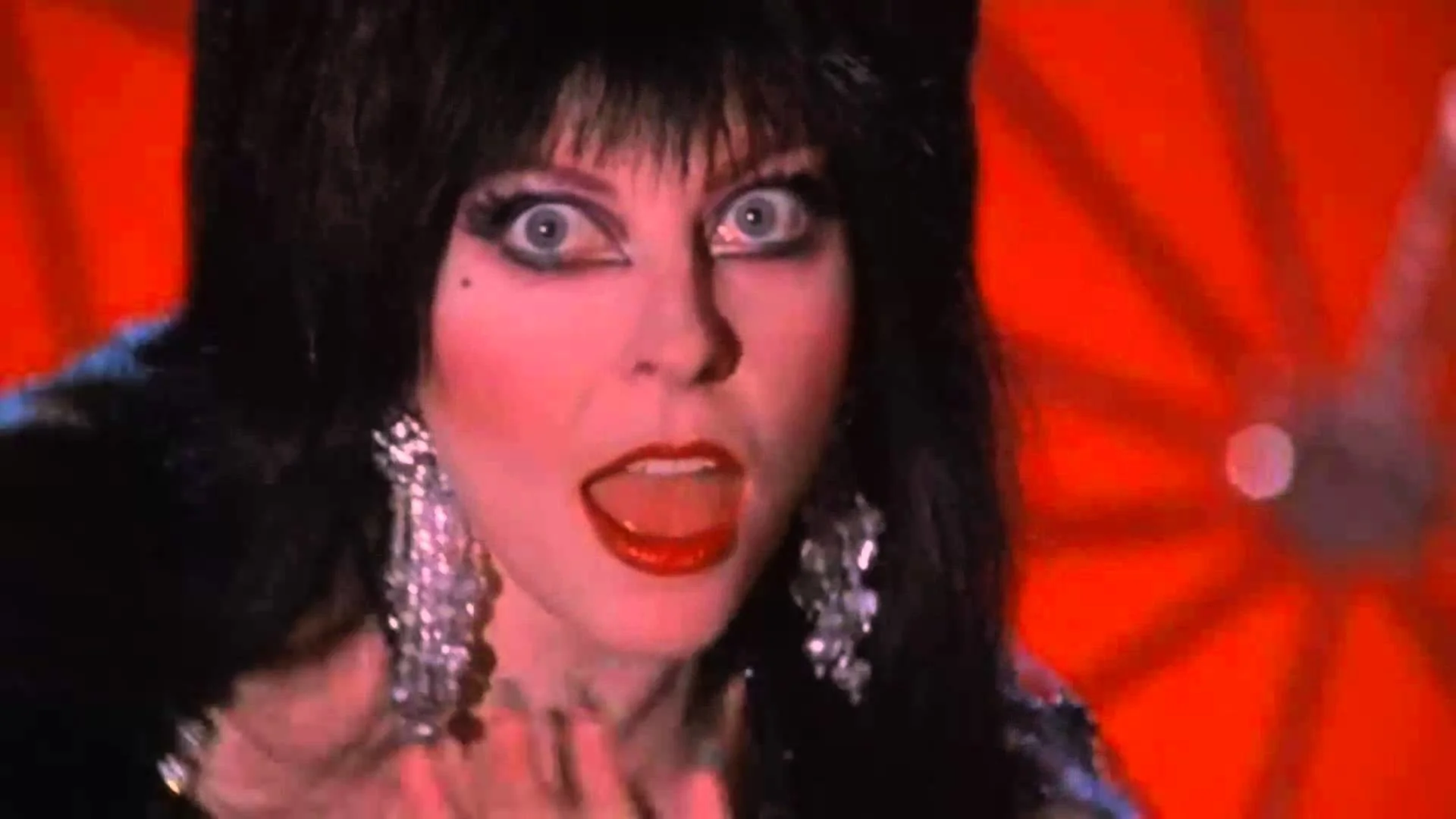 Elvira: Mistress of the Dark (Live in Las vegas 1988)