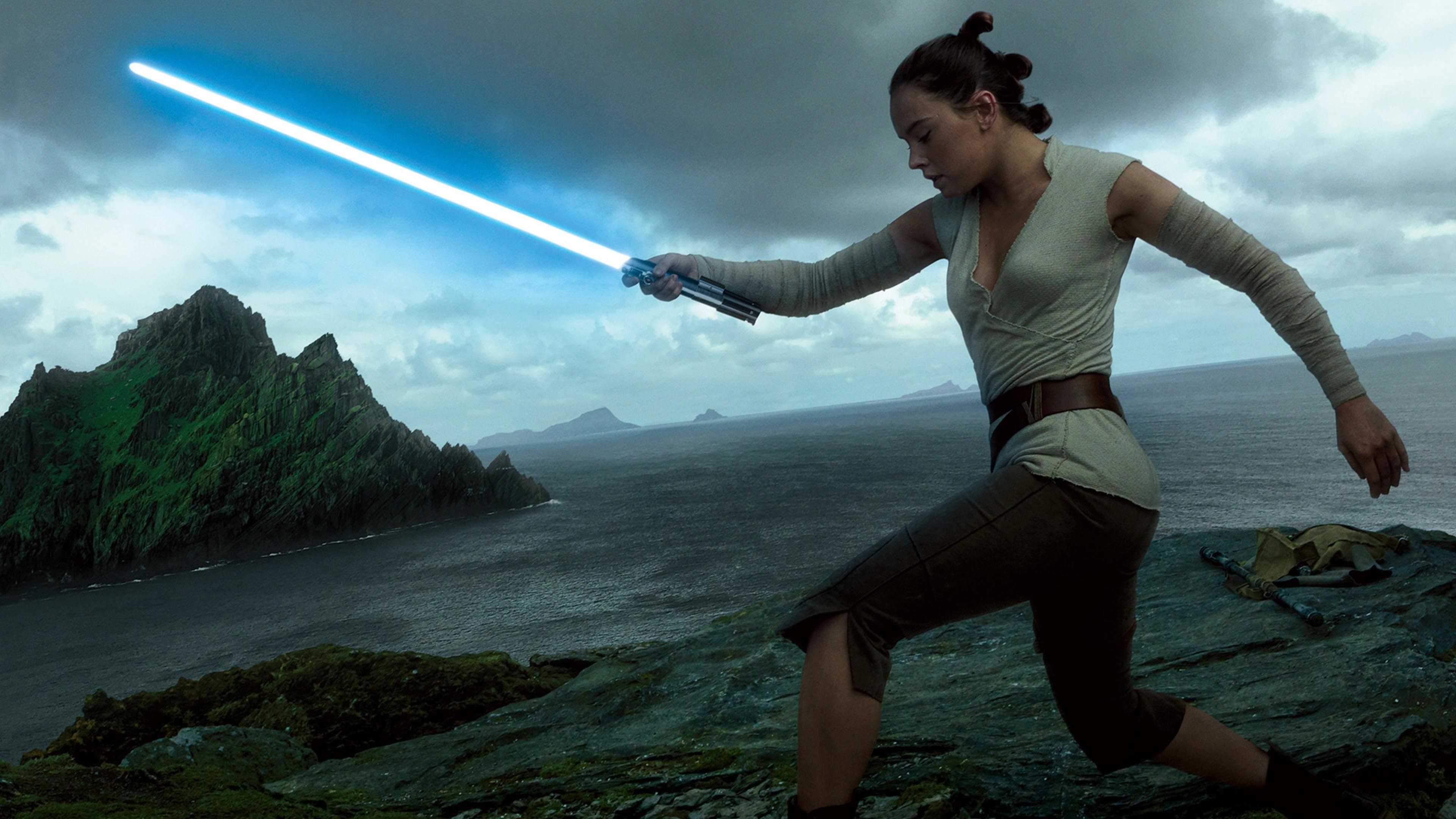 Rey lightsaber training – Star Wars The Last Jedi wallpaper
