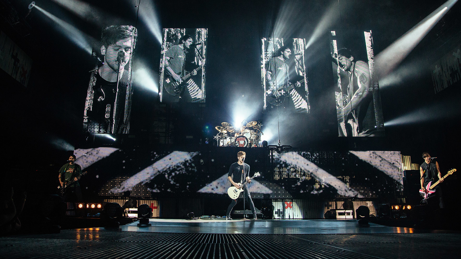 5 Seconds of Summer – Sounds Live Feels Live – Think RaptureThink Rapture