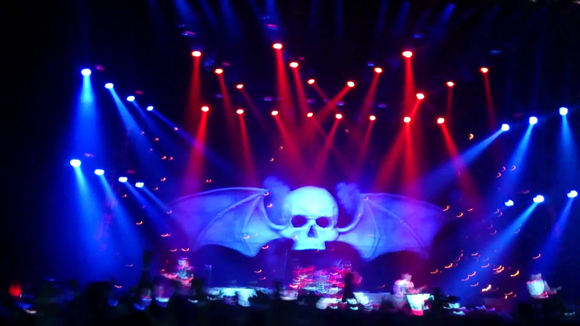 A7X 'Welcome to the family' Deathbat stage