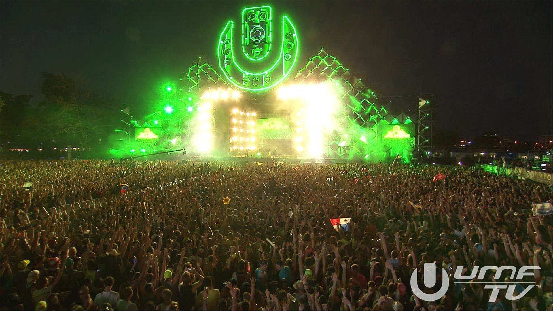 Hardwell live at Ultra Music Festival 2013 – FULL HD Broadcast by UMF.TV –  YouTube