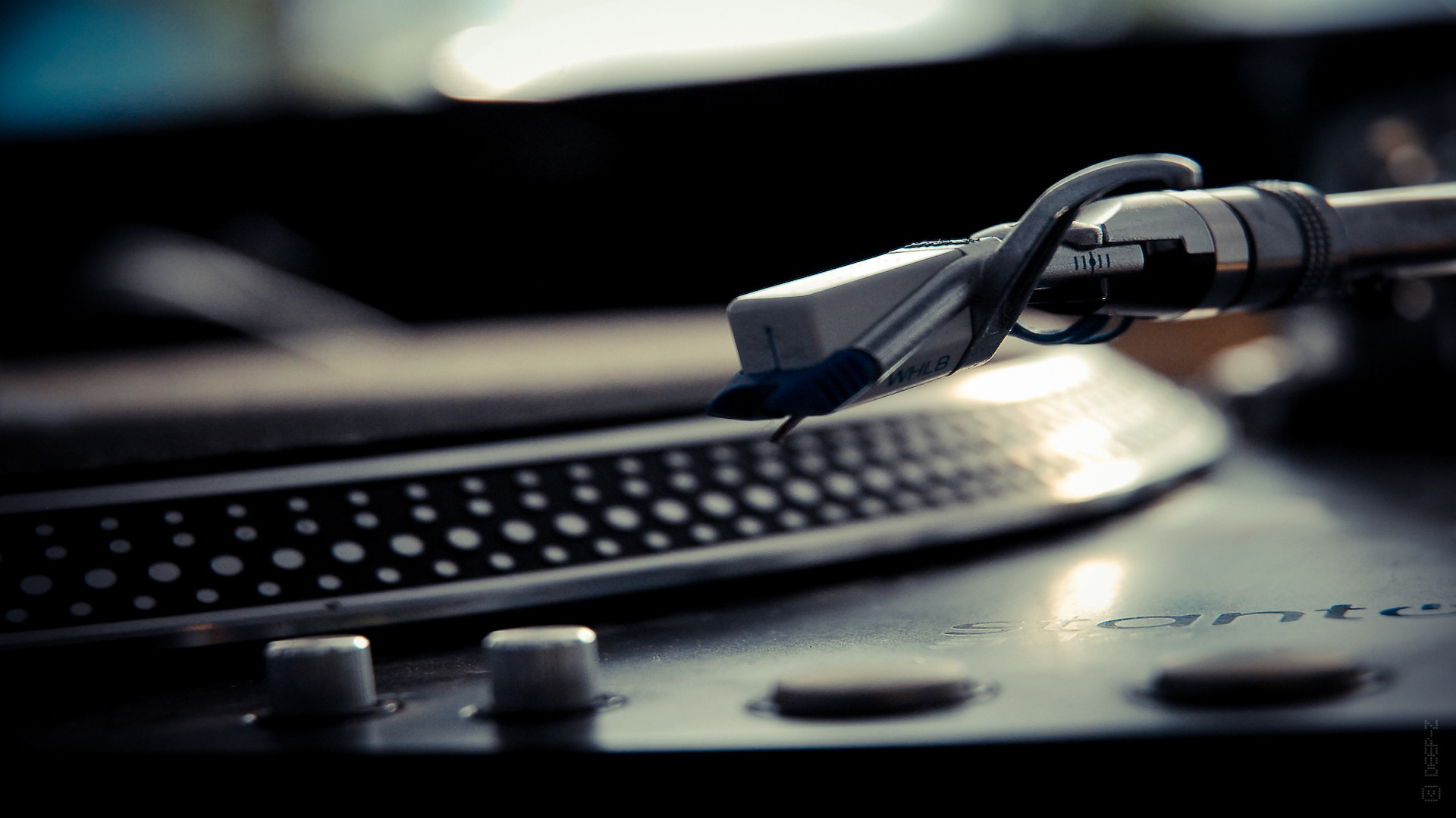 Turntable and Needle wallpaper