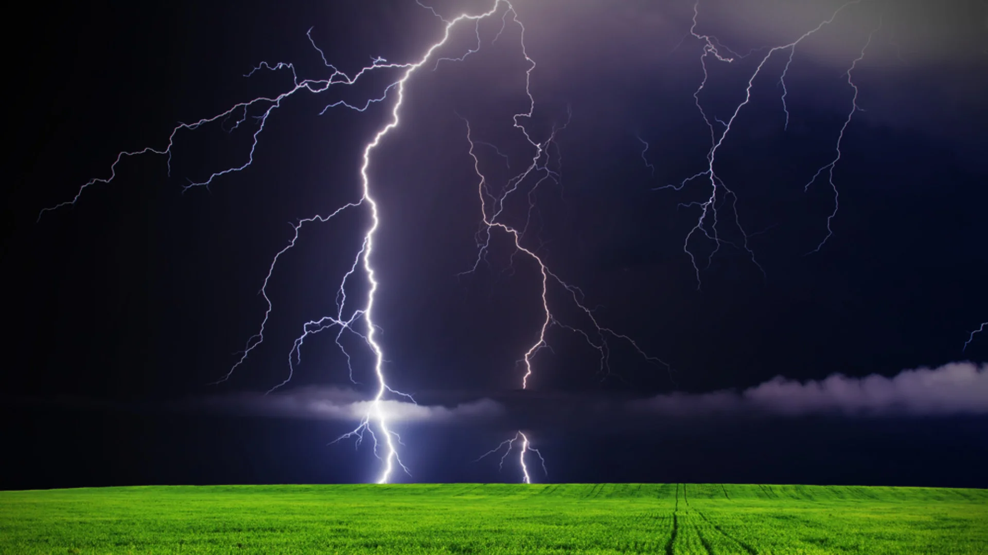 Lightning Storm Background – interiordesignsid