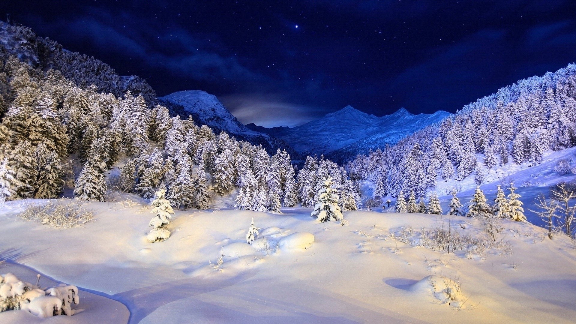 Night in the mountains during the winter Wallpaper 4k Ultra HD ID11051