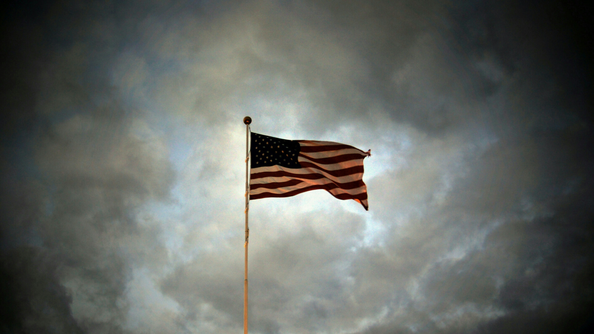 Man Made – American Flag Wallpaper