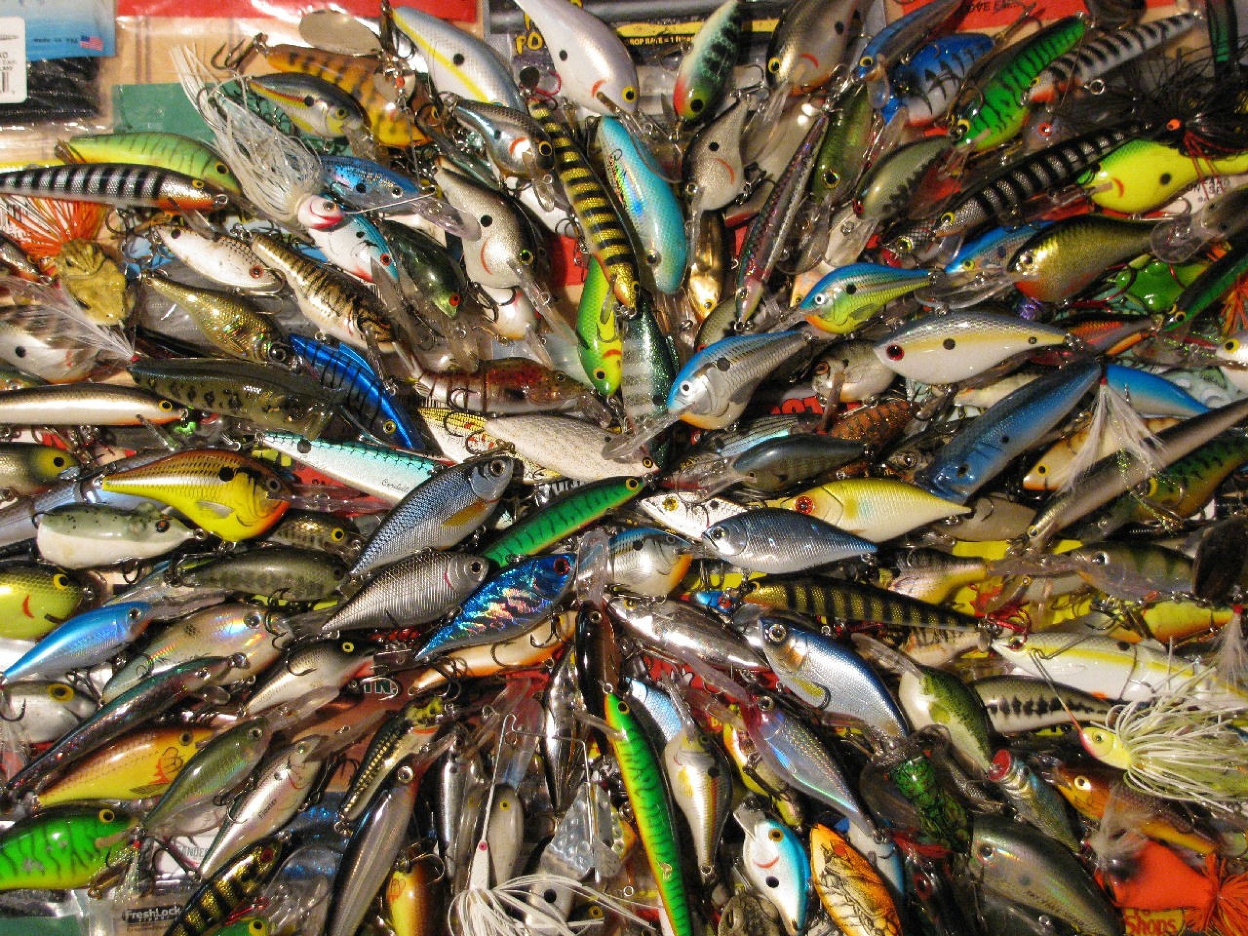 Fishing lure computer wallpaper fishing vivid colors lure fishing gear 1280×960 wallpaper