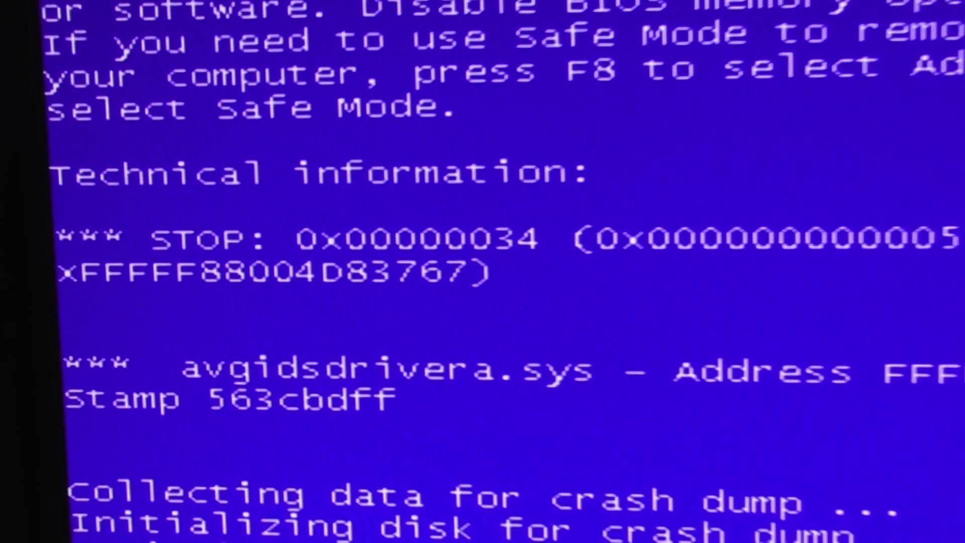 BSOD Blue Screen of Death Windows 7 thanks 2 Hitachi 31dec15 422p